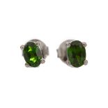 A PAIR OF CHROME DIOPSIDE STUD EARRINGS