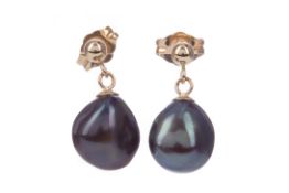 A PAIR OF PEARL EARRINGS