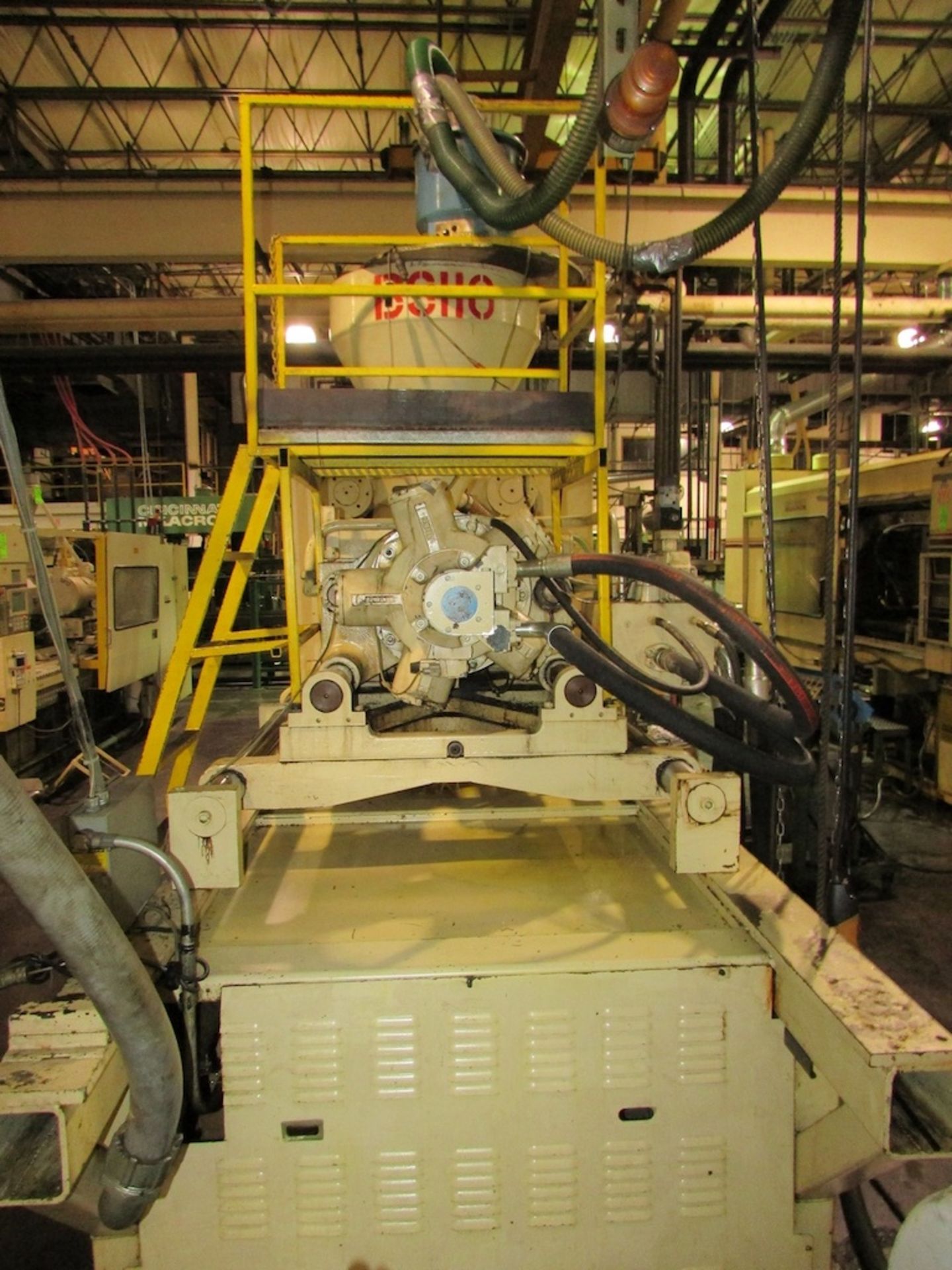 (1) Cincinnati Milacron Model VH600-54 600 Ton Injection Molding Machine - Image 9 of 13