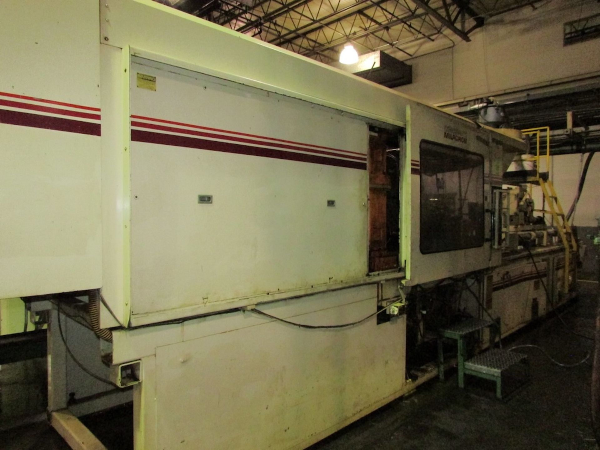 (1) Cincinnati Milacron Model VH600-54 600 Ton Injection Molding Machine - Image 2 of 18