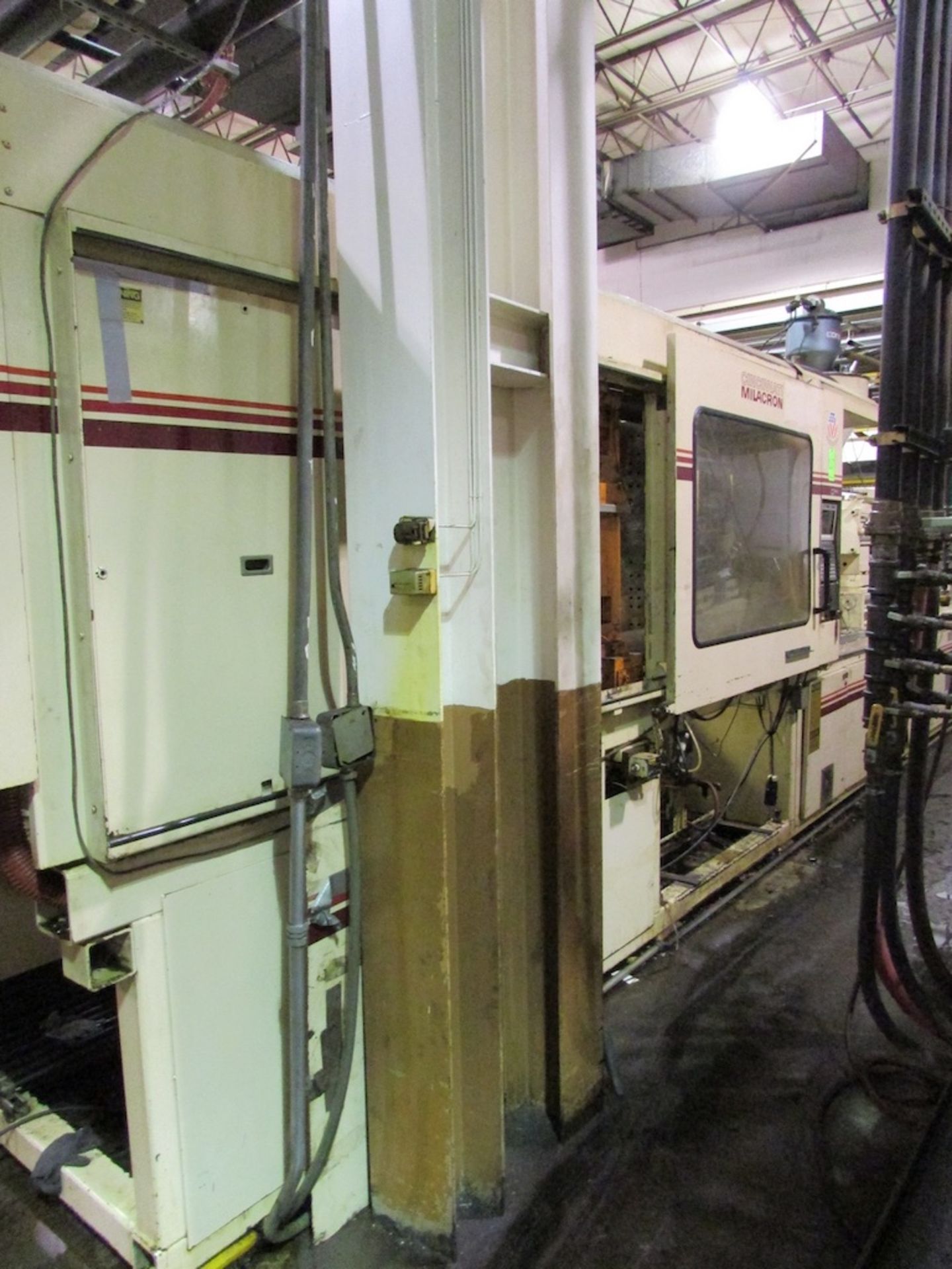 (1) Cincinnati Milacron Model VH600-54 600 Ton Injection Molding Machine - Image 2 of 13