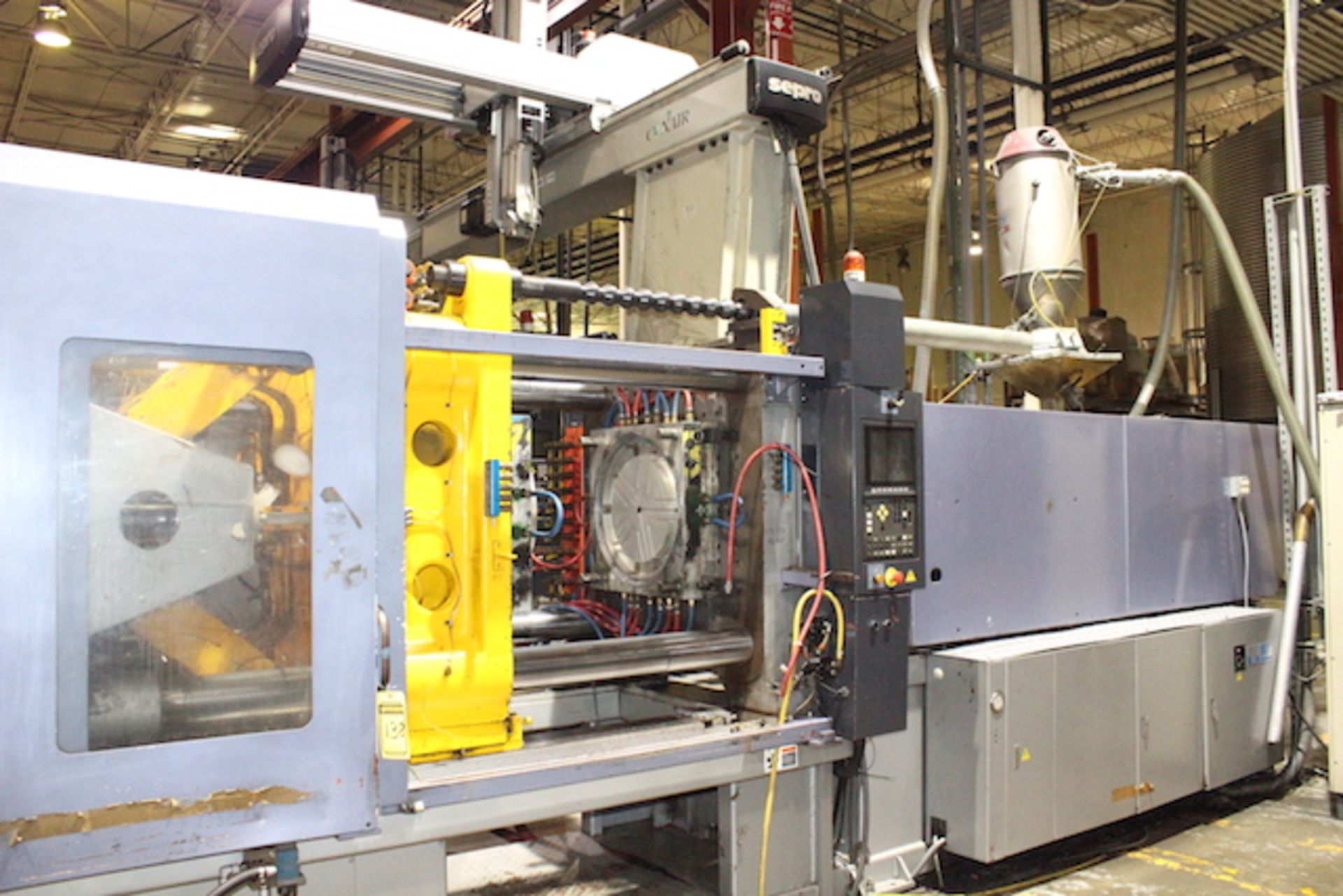 (1) 2000 HPM GP+450, 495 Ton Injection Molding Machine - Image 3 of 3