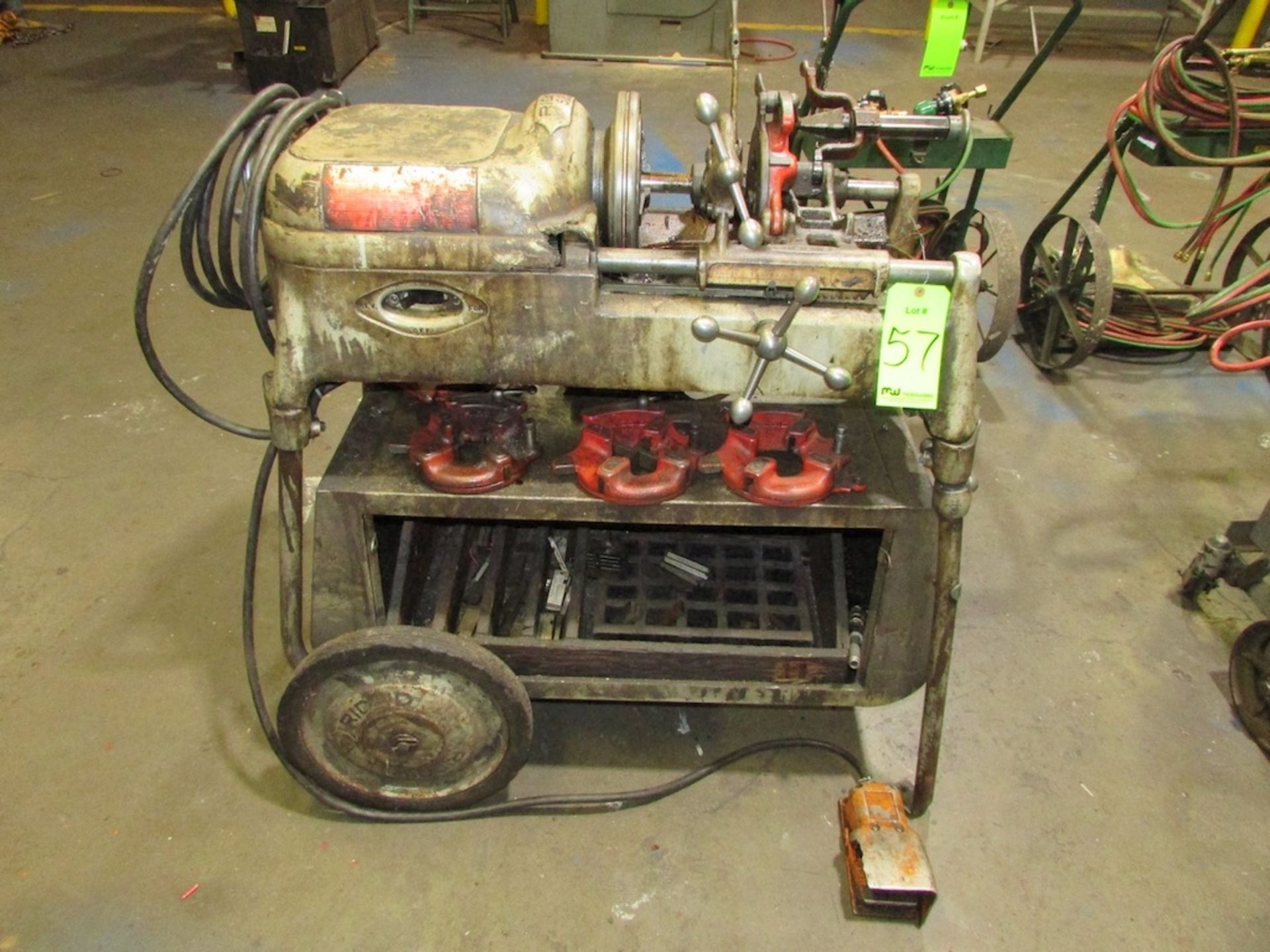 (1) Ridgid Model 535 Pipe Threading Machine