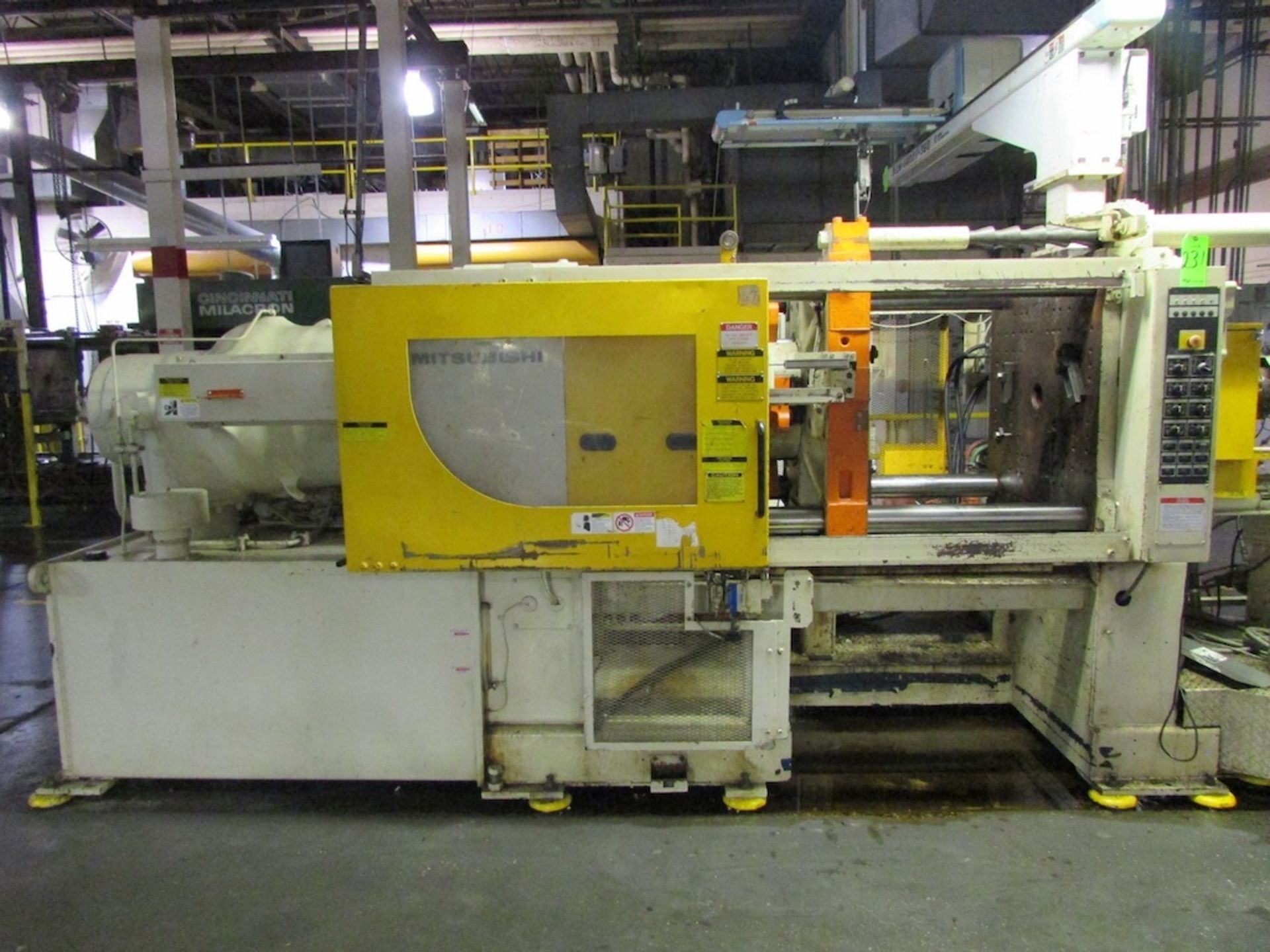 (1) 1999 Mitsubishi 390MJ-60C, 390 Ton Injection Molding Machine - Bild 4 aus 14