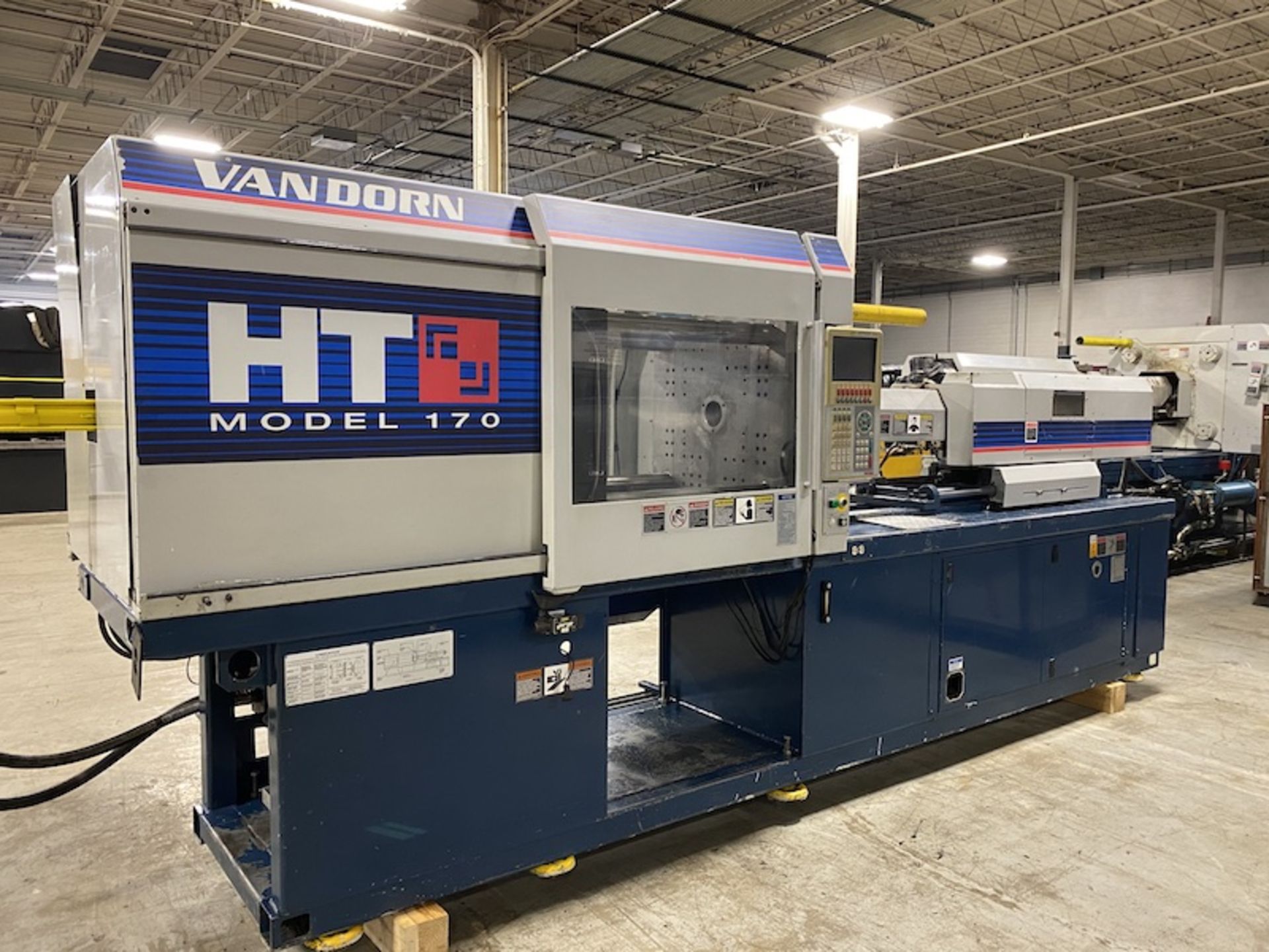 (1) 2002 Van Dorn 170HT720, 170 Ton Injection Molding Machine