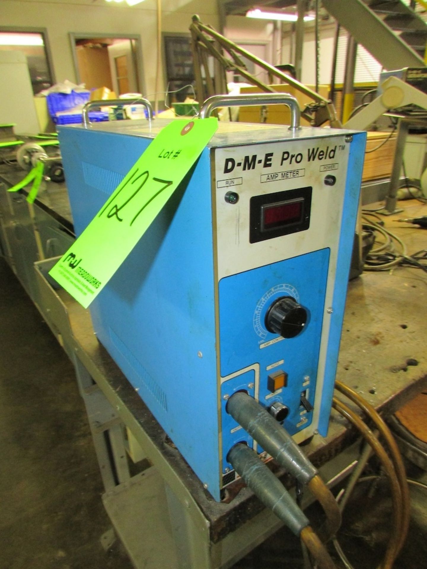 (1) D-M-E Model Pro Weld UMW0001U Micro Welding System