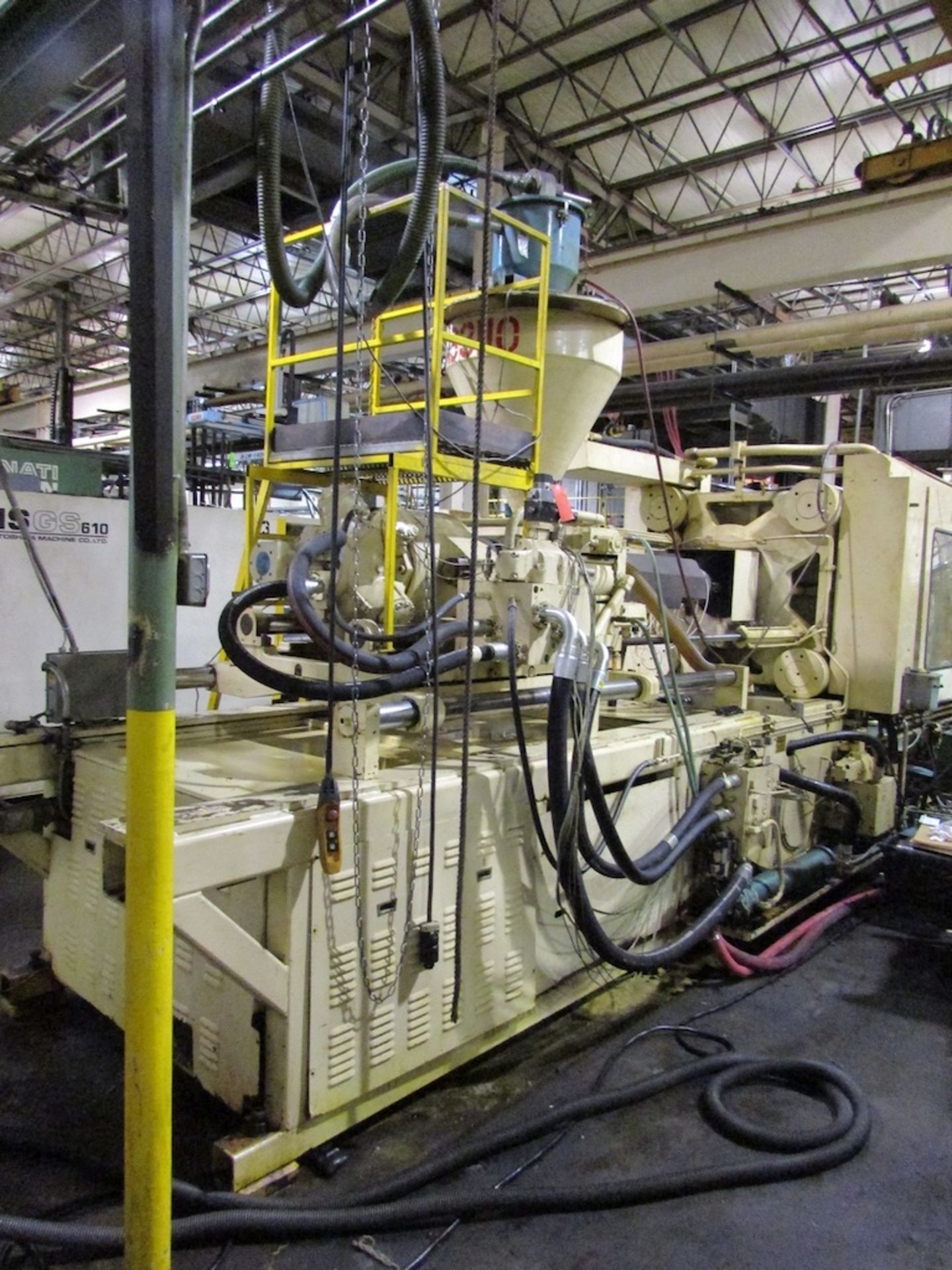 (1) Cincinnati Milacron Model VH600-54 600 Ton Injection Molding Machine - Image 10 of 13