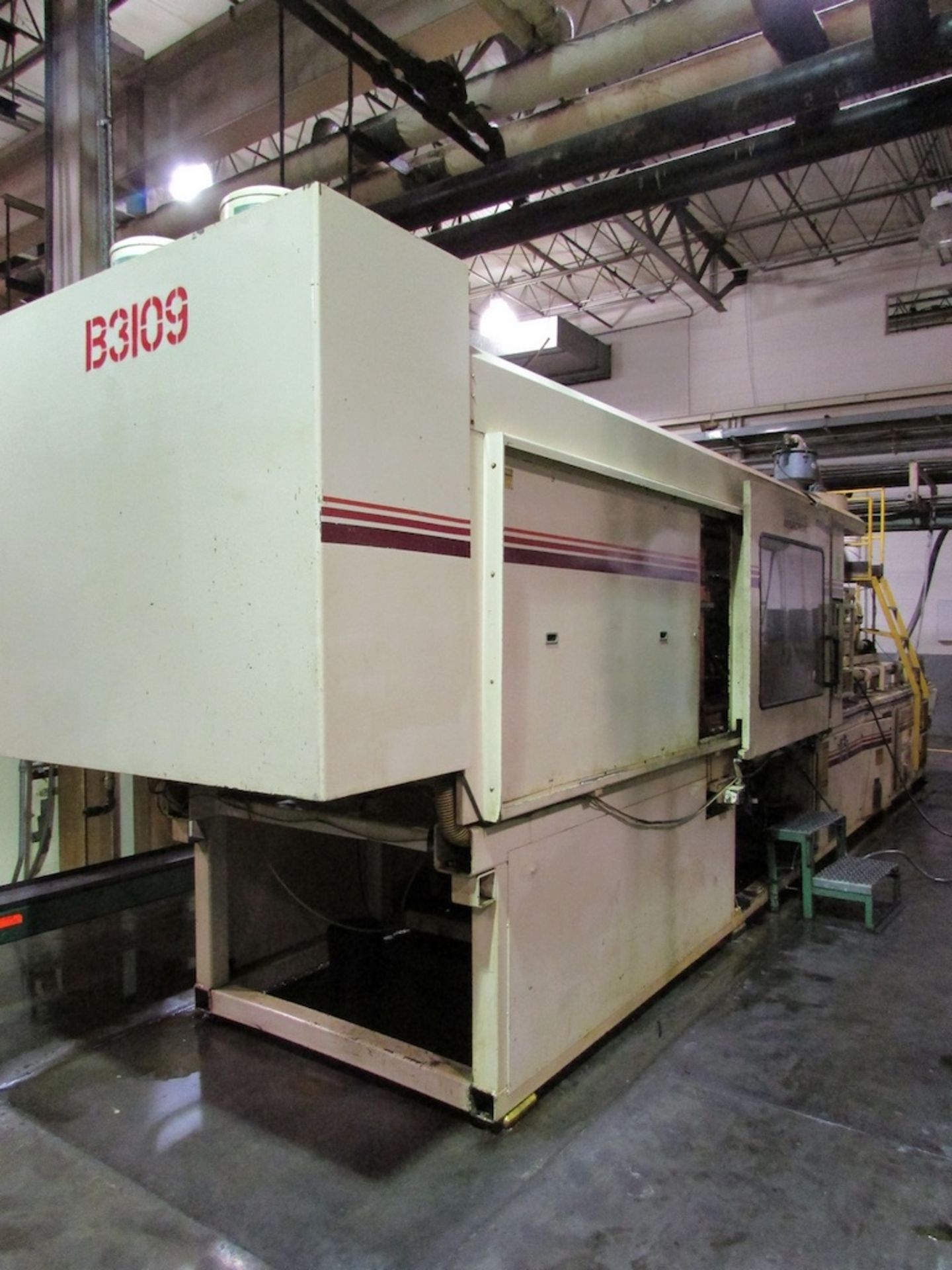 (1) Cincinnati Milacron Model VH600-54 600 Ton Injection Molding Machine