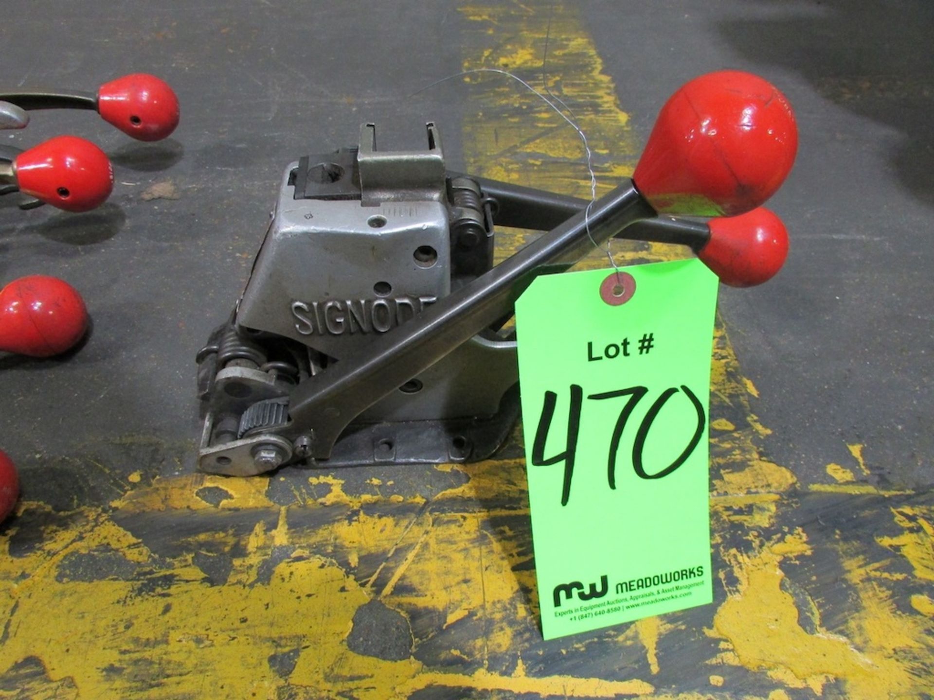 (1) Signode Model AL-12 1/2" Seal Feed Strapping Machine