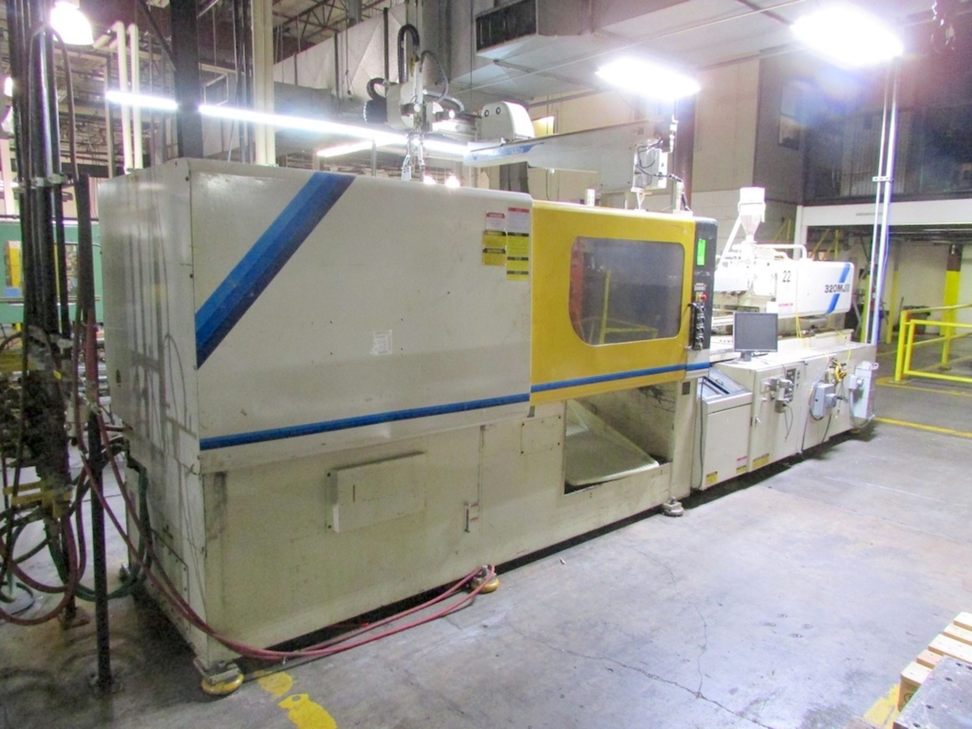 (1) 1997 Mitsubishi 320MJ2-30G, 320 Ton Injection Molding Machine