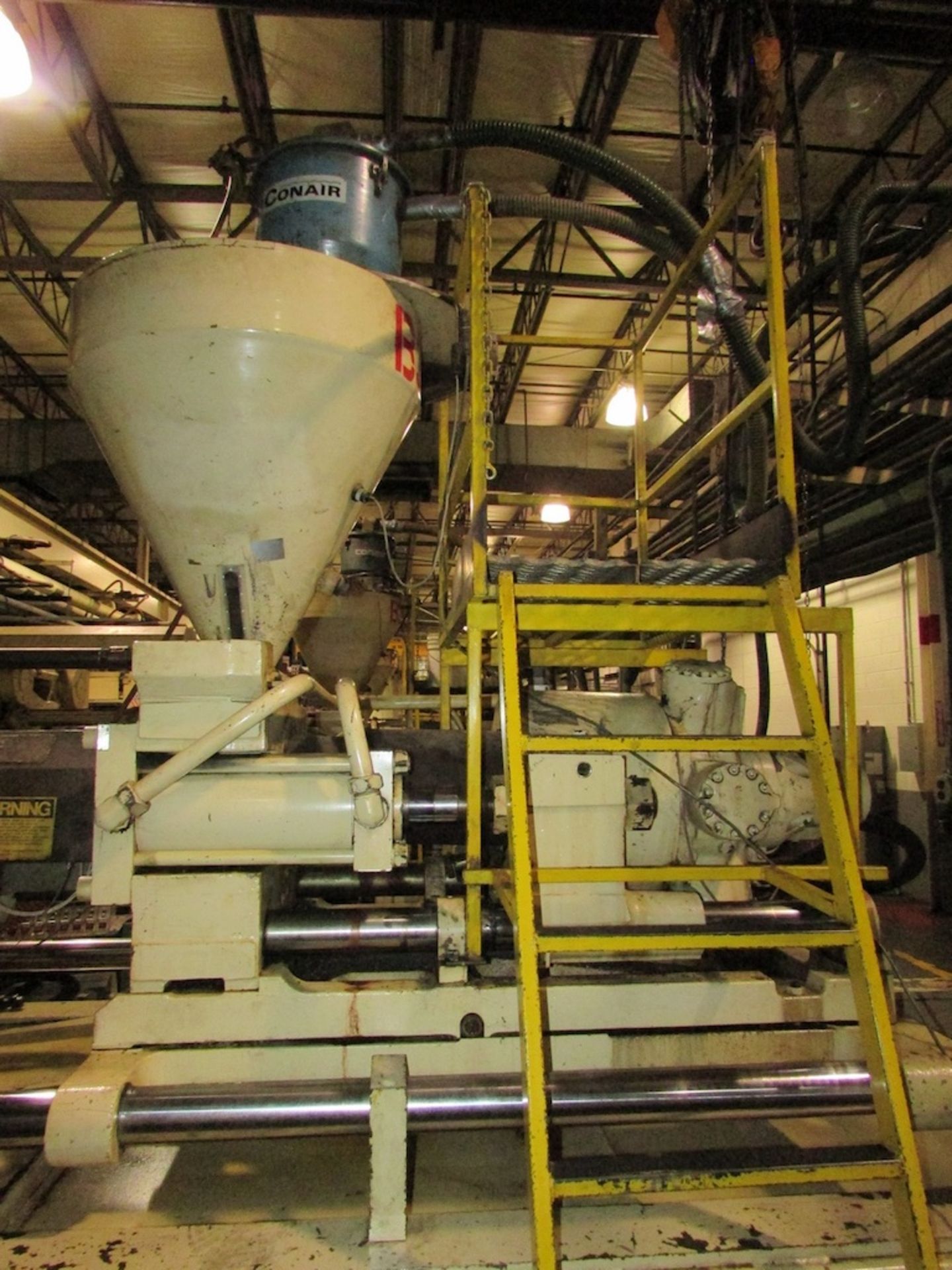 (1) Cincinnati Milacron Model VH600-54 600 Ton Injection Molding Machine - Image 6 of 13