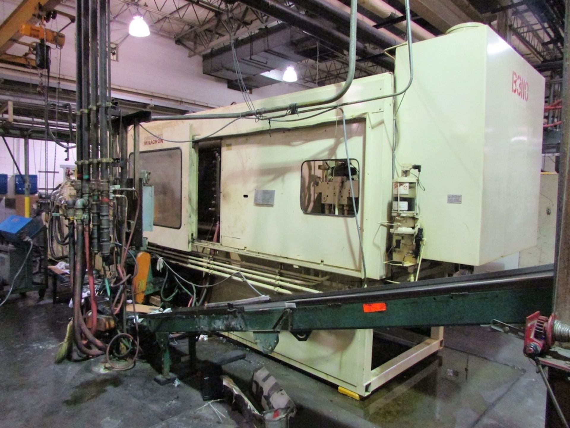 (1) Cincinnati Milacron Model VH600-54 600 Ton Injection Molding Machine - Image 12 of 13
