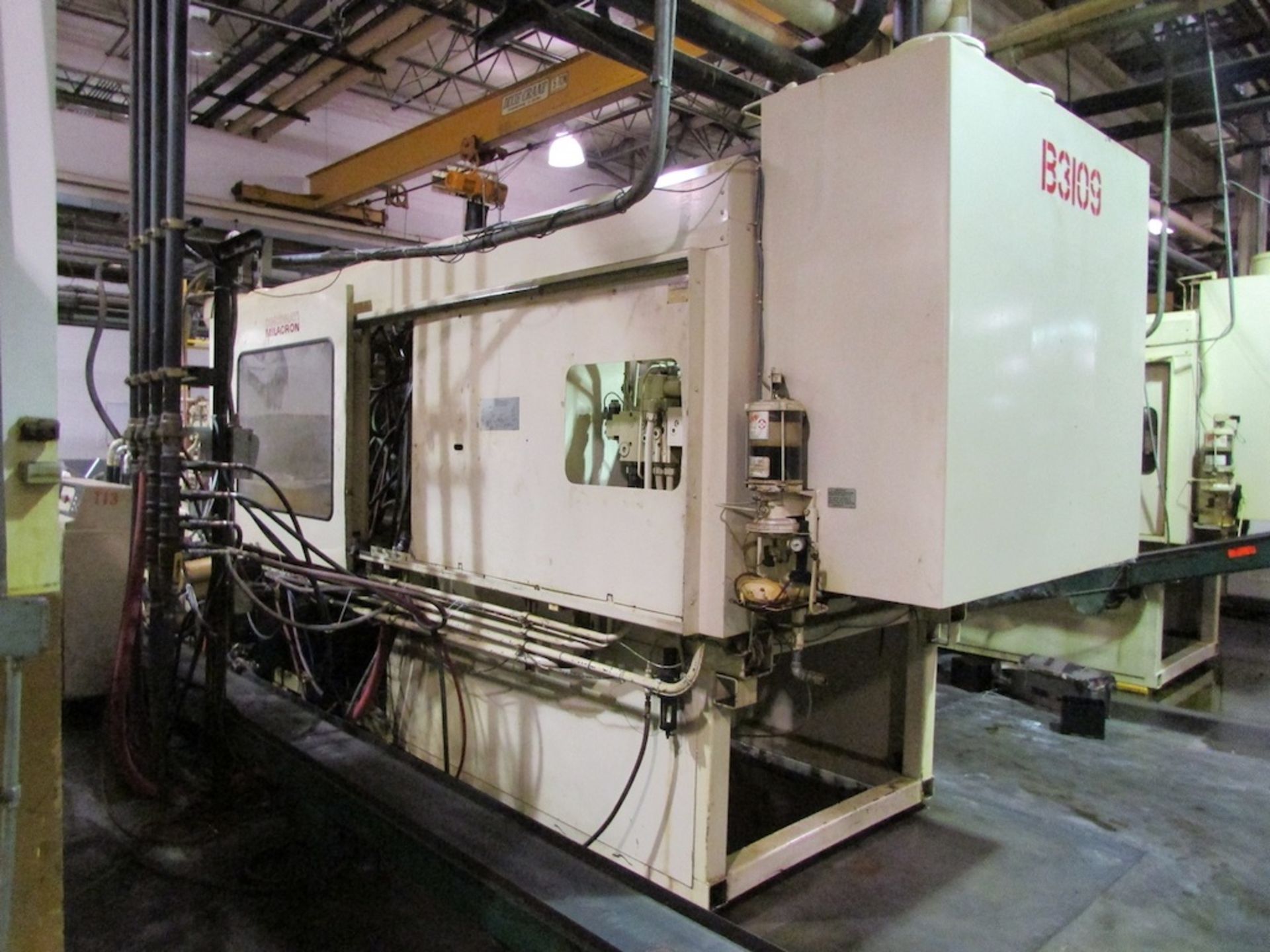 (1) Cincinnati Milacron Model VH600-54 600 Ton Injection Molding Machine - Image 17 of 18