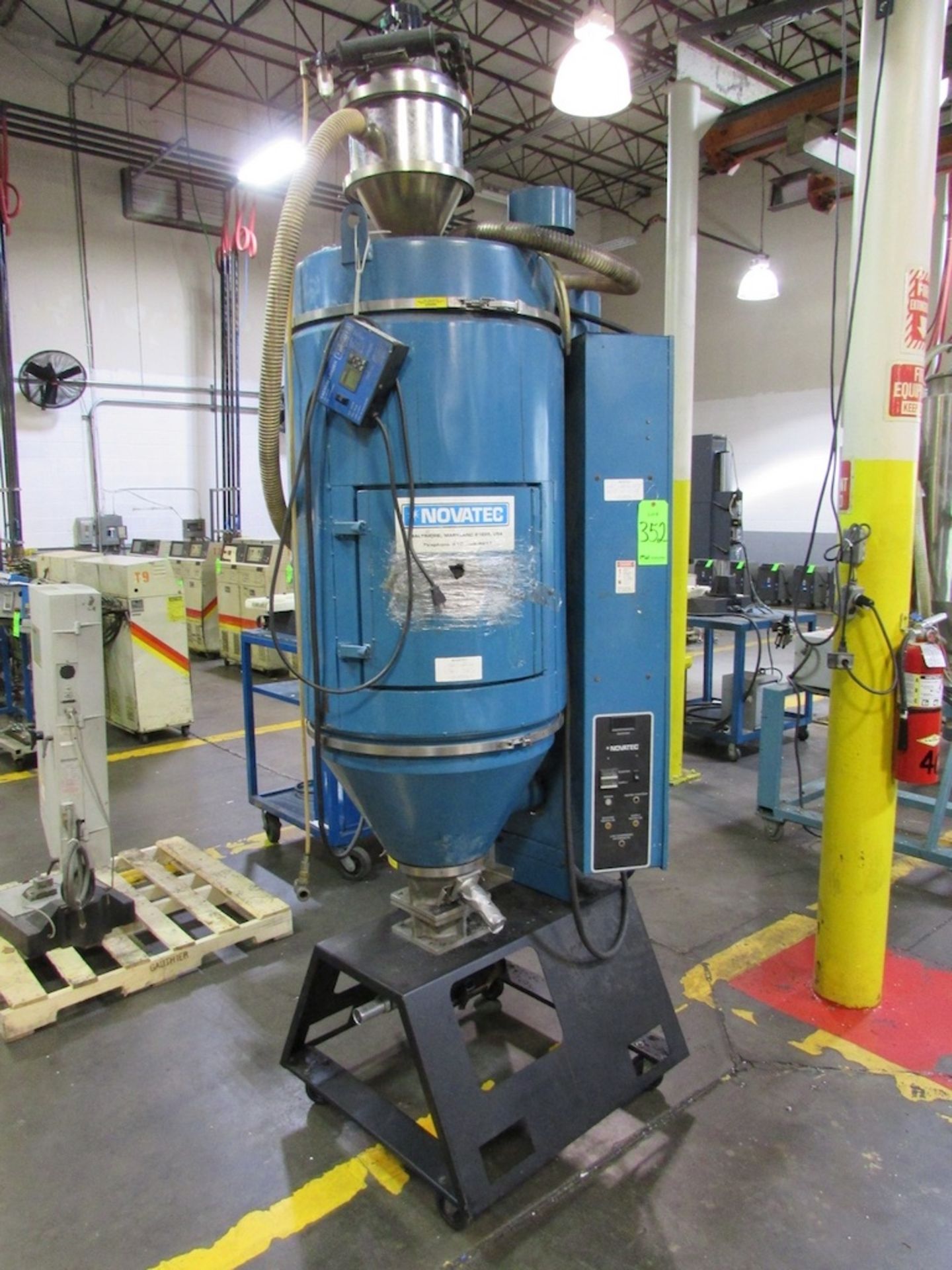 (1) 2005 Novatec Model M-100R Material Dryer