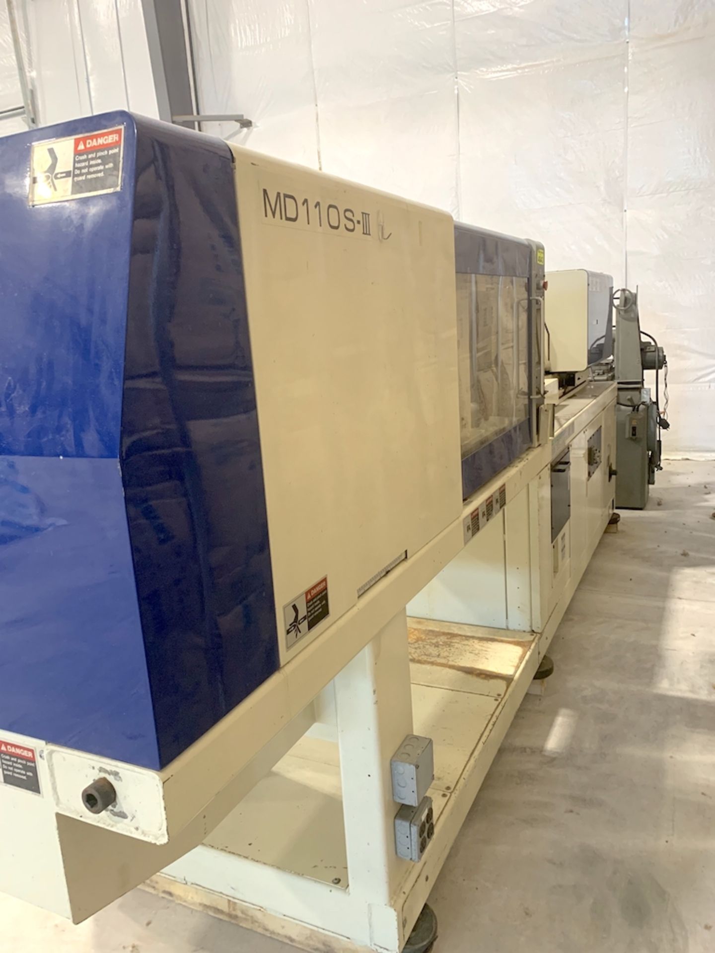 (1) 1998 Niigata MD110S-III, 110 Ton All Electric Injection Molding Machine - Image 3 of 6