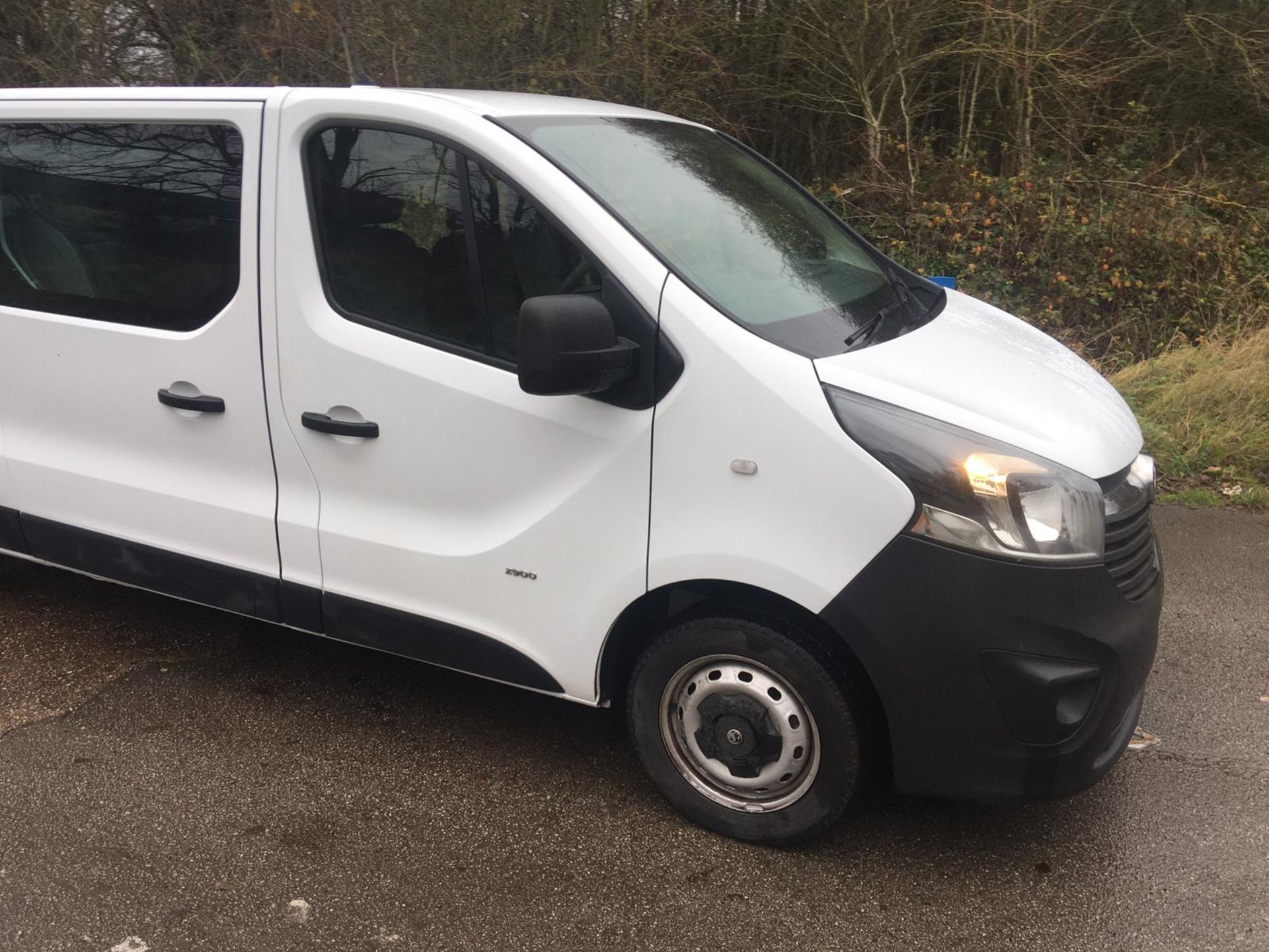 2015/15 REG VAUXHALL VIVARO 2900 CDTI 1.6 DIESEL CREW PANEL VAN, SHOWING 1 FORMER KEEPER *NO VAT* - Image 10 of 25