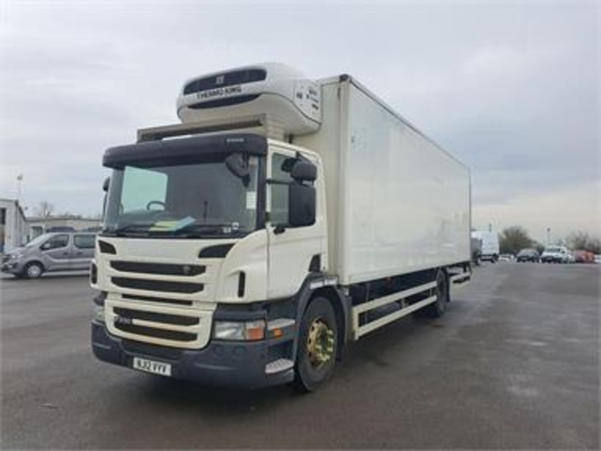 2012/12 REG SCANIA P-SRS D-CLASS P235 DB 4X2 9.4 DIESEL WHITE FRIDGE BOX VAN AUTO - EX GREGGS LORRY - Image 2 of 4