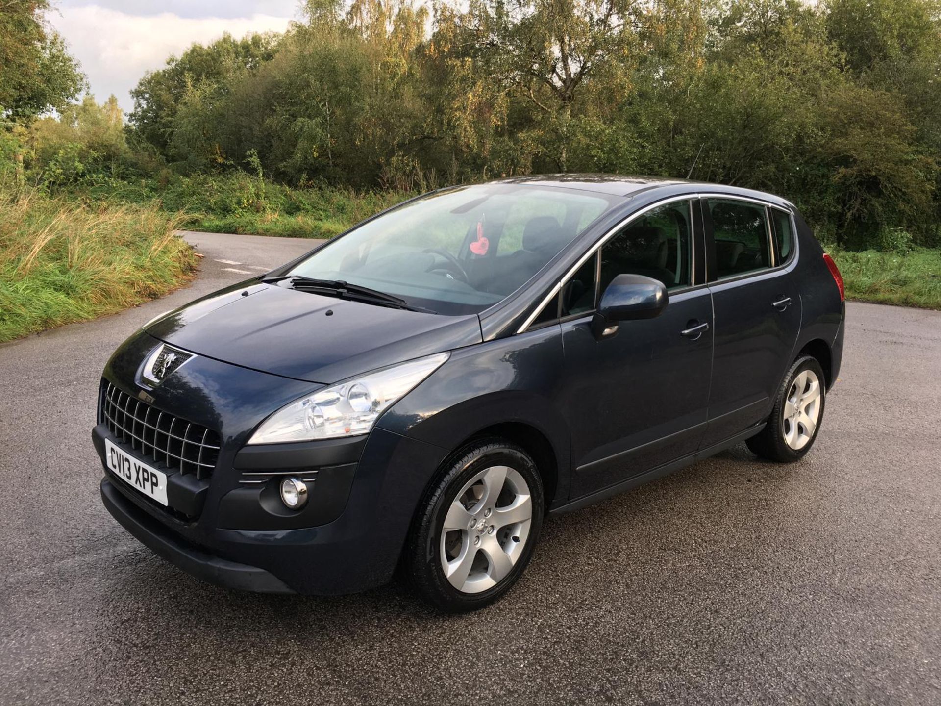 2013/13 REG PEUGEOT 3008 ACTIVE E-HDI S-A 1.6 DIESEL BLUE 5 DOOR, SHOWING 3 FORMER KEEPERS *NO VAT* - Image 2 of 13