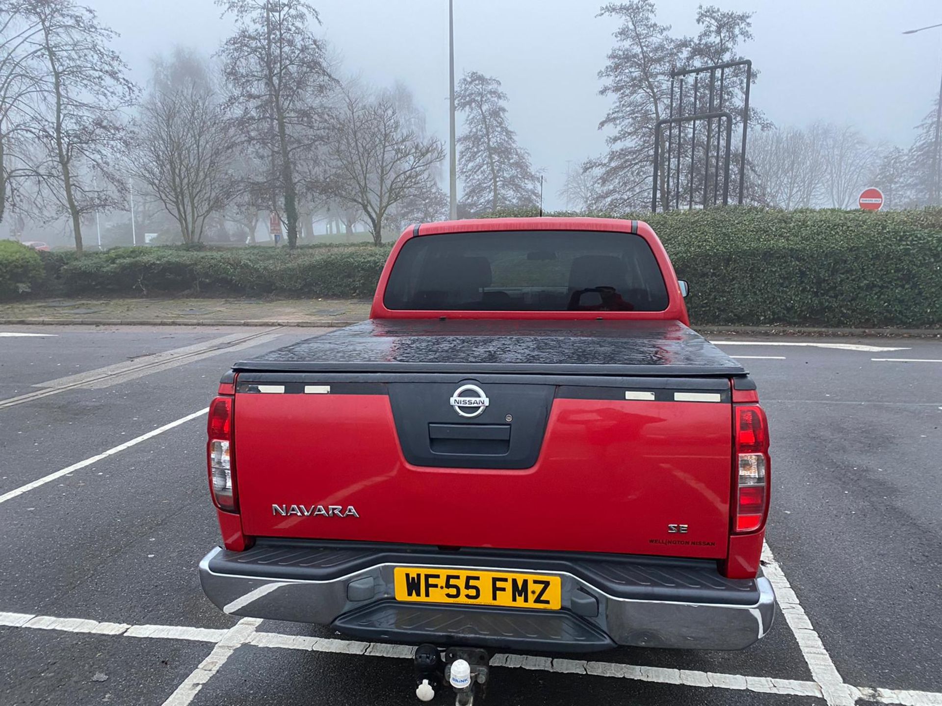 2005/55 REG NISSAN NAVARA DCI SE 2.5 DIESEL RED PICK-UP, SHOWING 5 FORMER KEEPERS *NO VAT* - Image 6 of 6