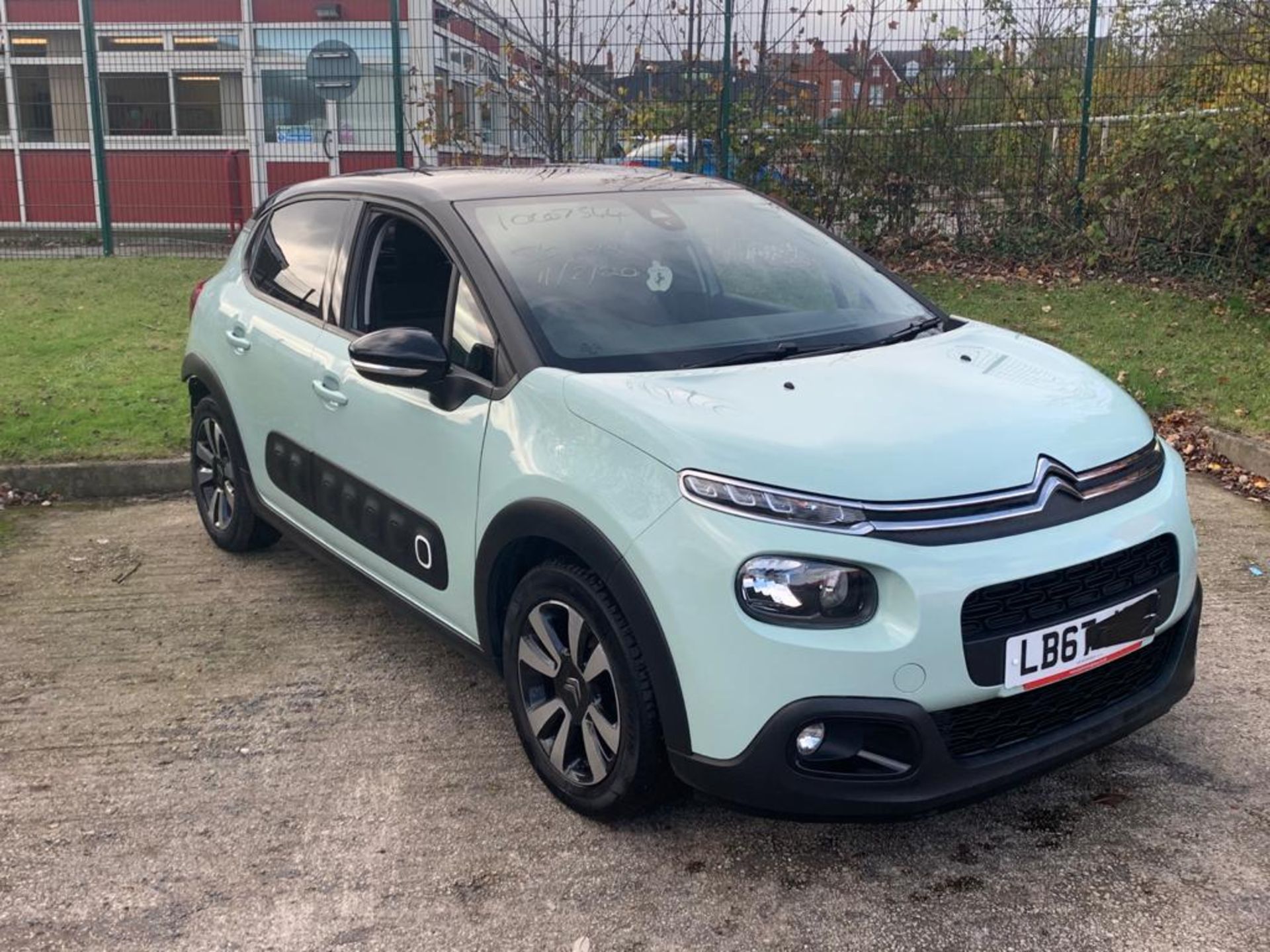 2017/67 REG CITROEN C3 FLAIR PURETECH 1.2 PETROL GREEN 5DR HATCHBACK, SHOWING 1 FORMER KEEPER