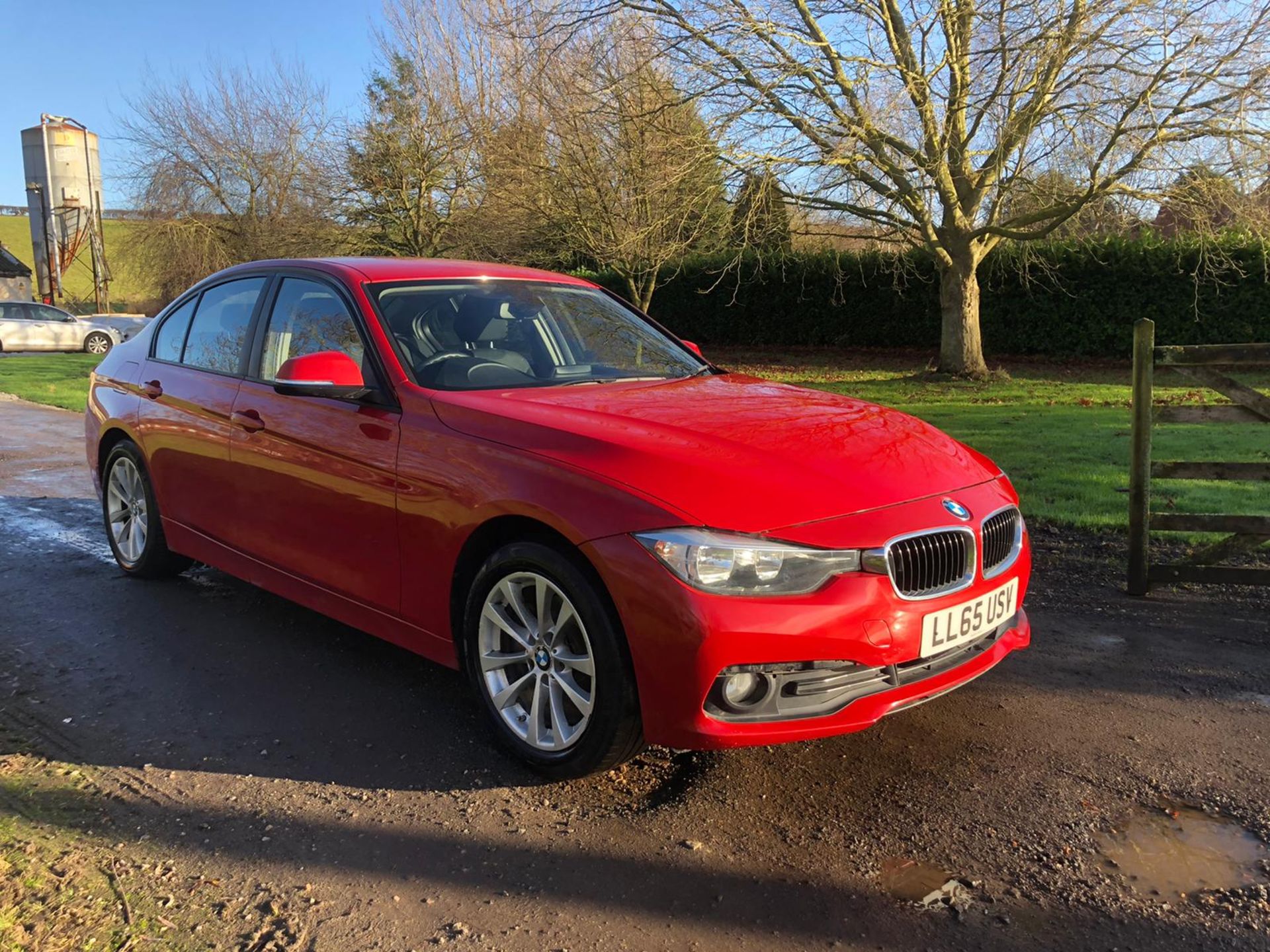 2015/65 REG BMW 318D SE 2.0 DIESEL RED 4 DOOR SALOON, SHOWING 0 FORMER KEEPERS *NO VAT*