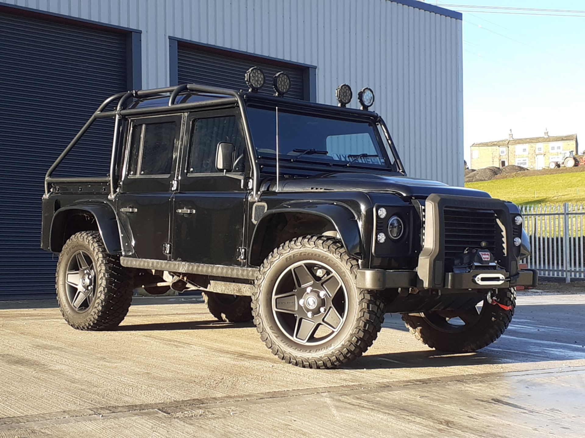 2008/08 REG LAND ROVER DEFENDER 110 HARD TOP 2.4 DIESEL BLACK 4X4 *NO VAT* - Image 2 of 23