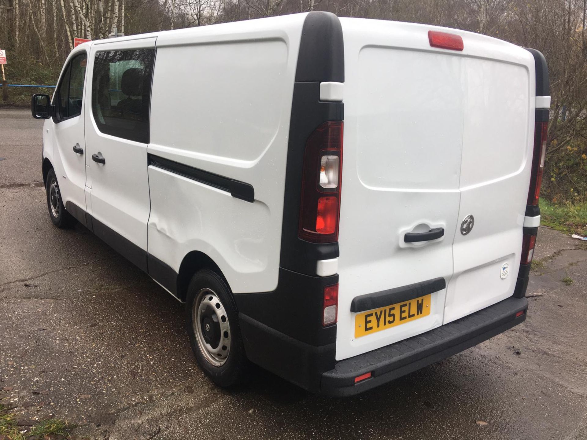 2015/15 REG VAUXHALL VIVARO 2900 CDTI 1.6 DIESEL CREW PANEL VAN, SHOWING 1 FORMER KEEPER *NO VAT* - Image 6 of 25