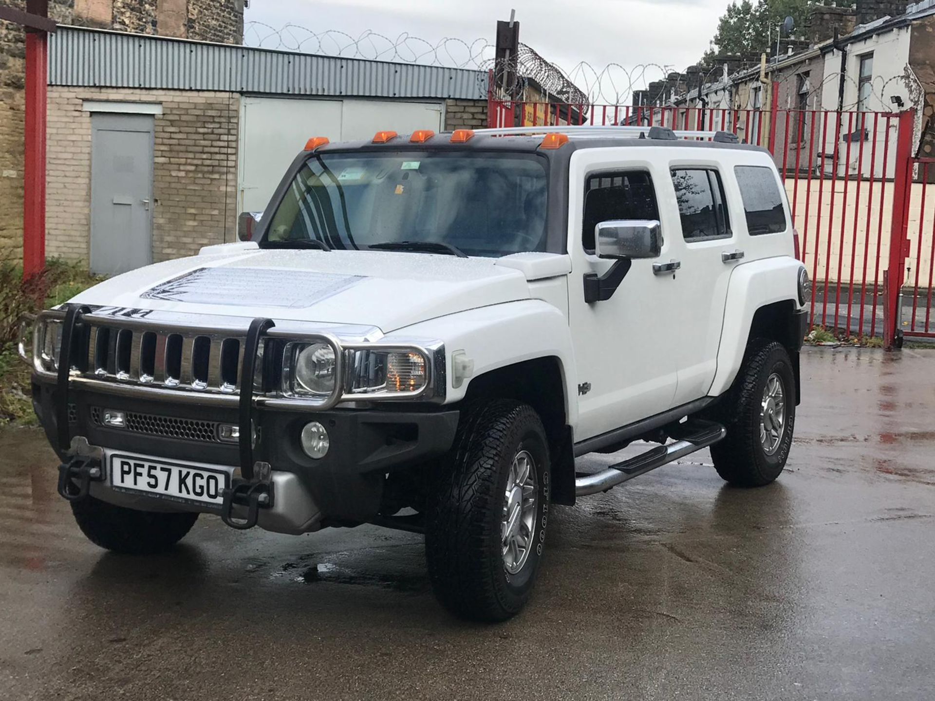 2008/57 REG HUMMER H3 3.7 PETROL WHITE 4X4, SHOWING 1 FORMER KEEPER *NO VAT* - Image 2 of 8