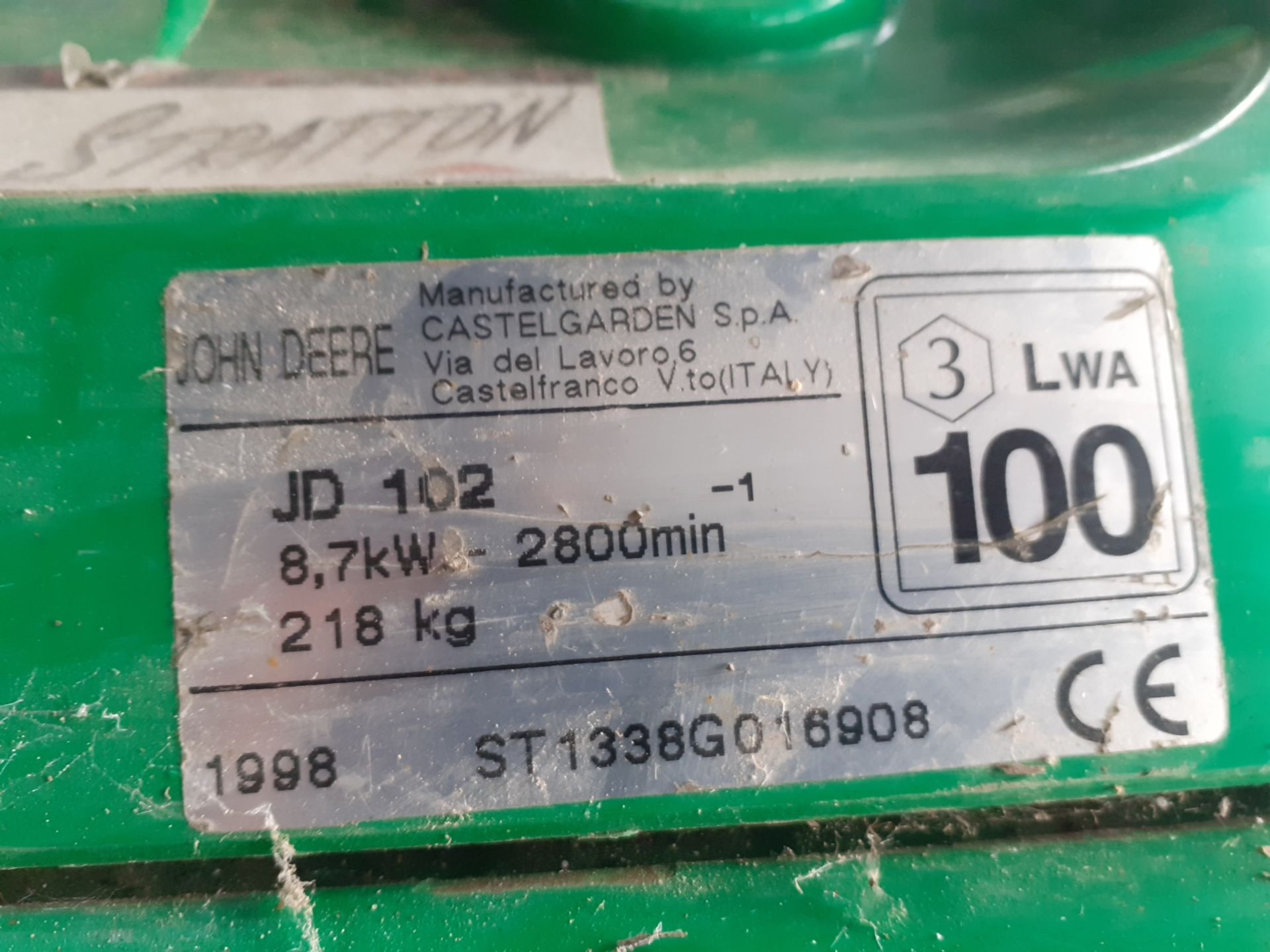 JOHN DEERE SABRE RIDE ON MOWER 1338 MODEL, NOT USED FOR 12 MONTHS - WILL REQUIRE BATTERY & SERVICE - Image 6 of 8