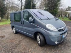 2011/61 REG VAUXHALL VIVARO 2900 SPORT CDTI SW 2.0 DIESEL GREY PANEL VAN, SHOWING 1 FORMER KEEPER