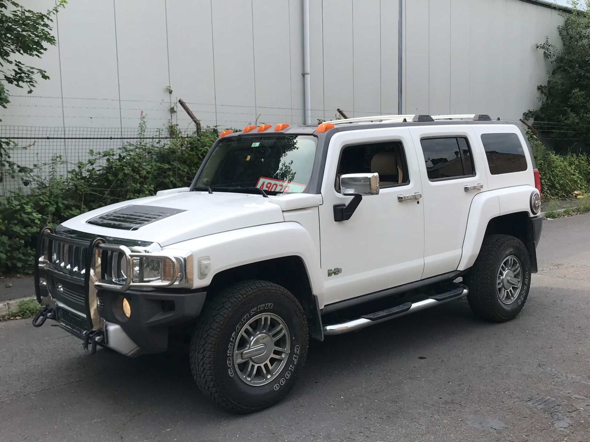 2008/57 REG HUMMER H3 3.7 PETROL WHITE 4X4, SHOWING 1 FORMER KEEPER *NO VAT*