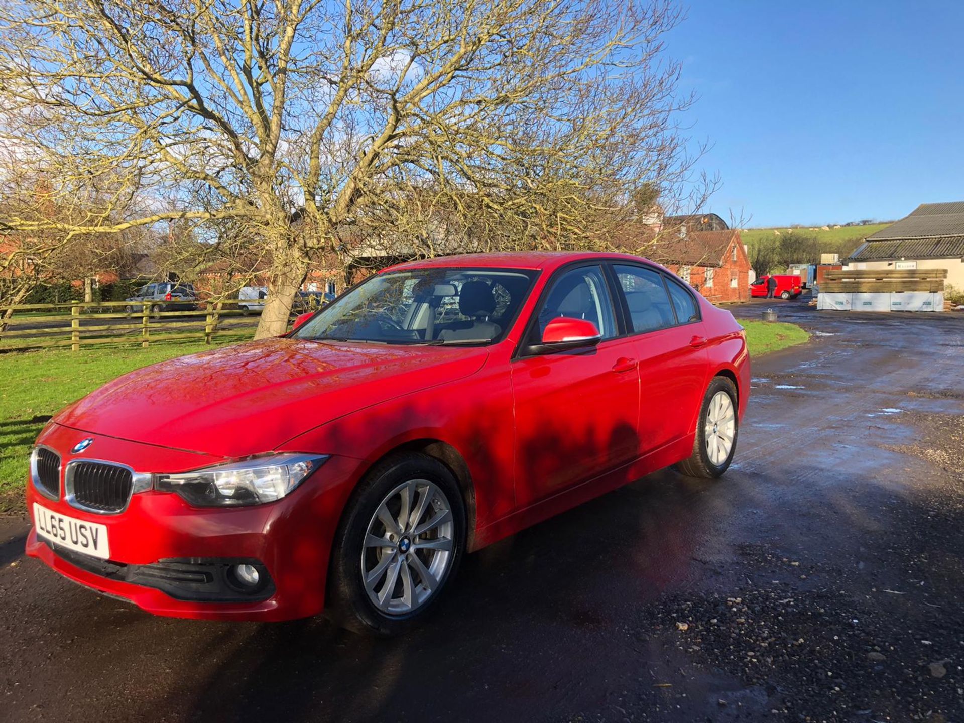 2015/65 REG BMW 318D SE 2.0 DIESEL RED 4 DOOR SALOON, SHOWING 0 FORMER KEEPERS *NO VAT* - Image 3 of 15