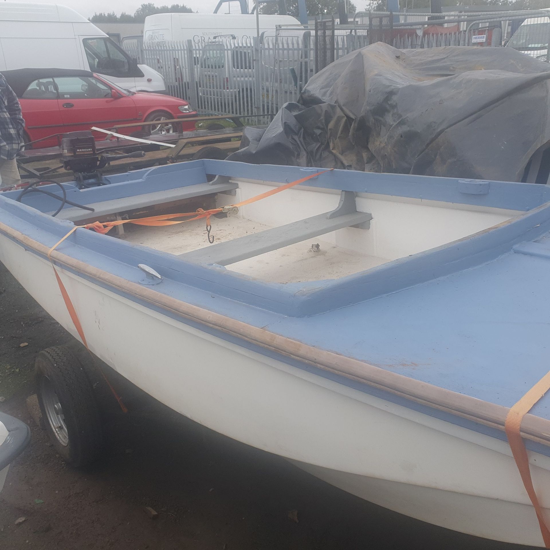 BOAT 13FT DORY WITH 4.5HP MERCURY 2 STROKE, STARTS, RUNS, WILL NEED A SERVICE BEFORE USING *NO VAT* - Image 3 of 5