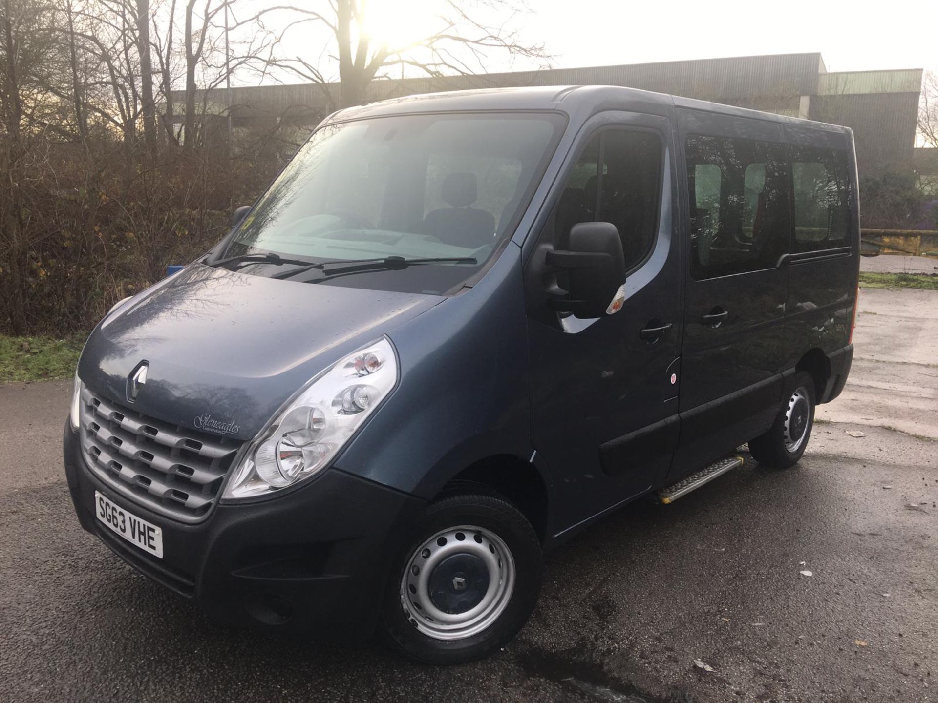 2013/63 REG RENAULT MASTER 2.3 DIESEL DISABLED ACCESS VEHICLE / MINIBUS, SHOWING 2 FORMER KEEPERS - Image 3 of 32