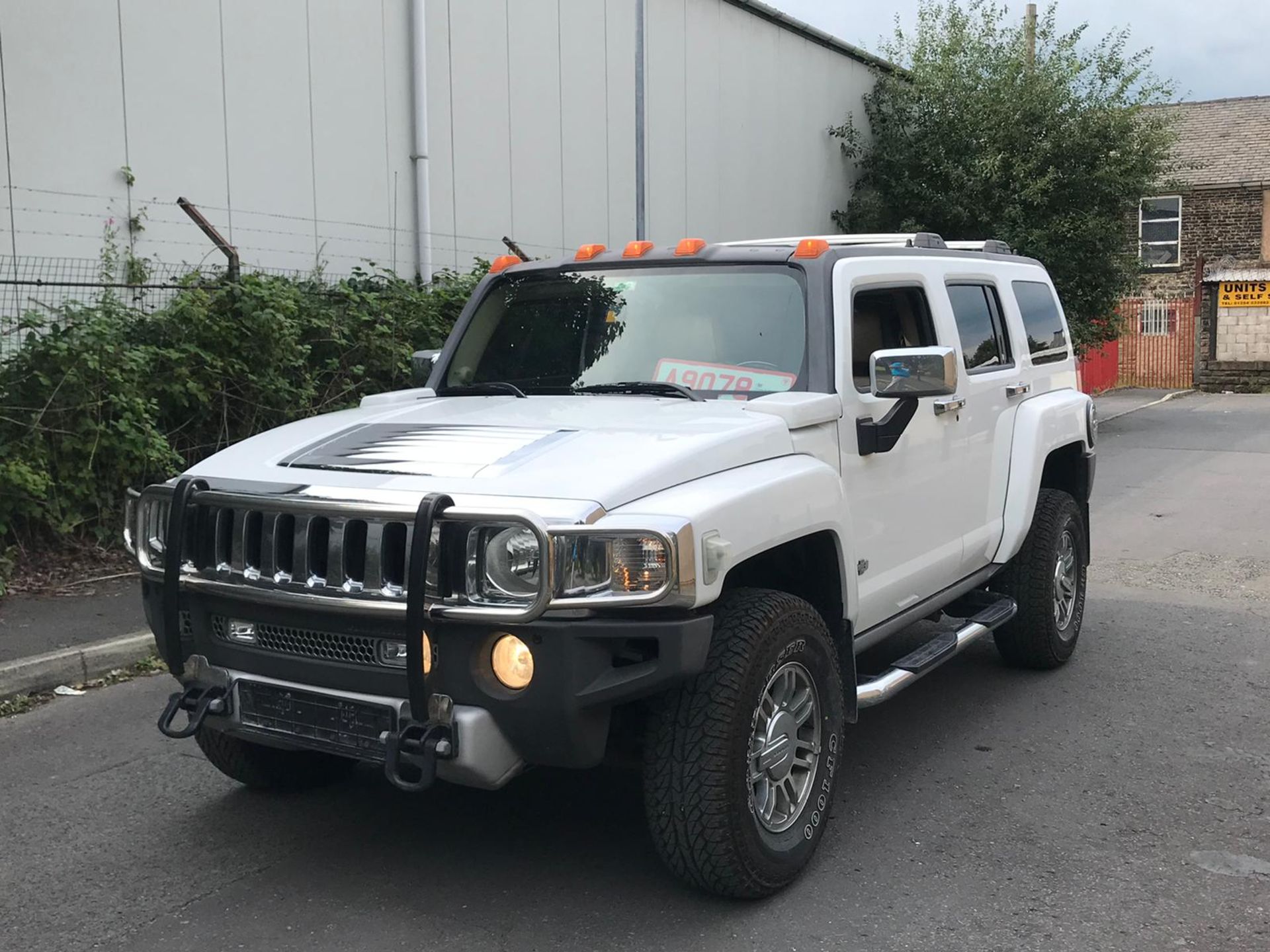 2008/57 REG HUMMER H3 3.7 PETROL WHITE 4X4, SHOWING 1 FORMER KEEPER *NO VAT* - Image 5 of 8