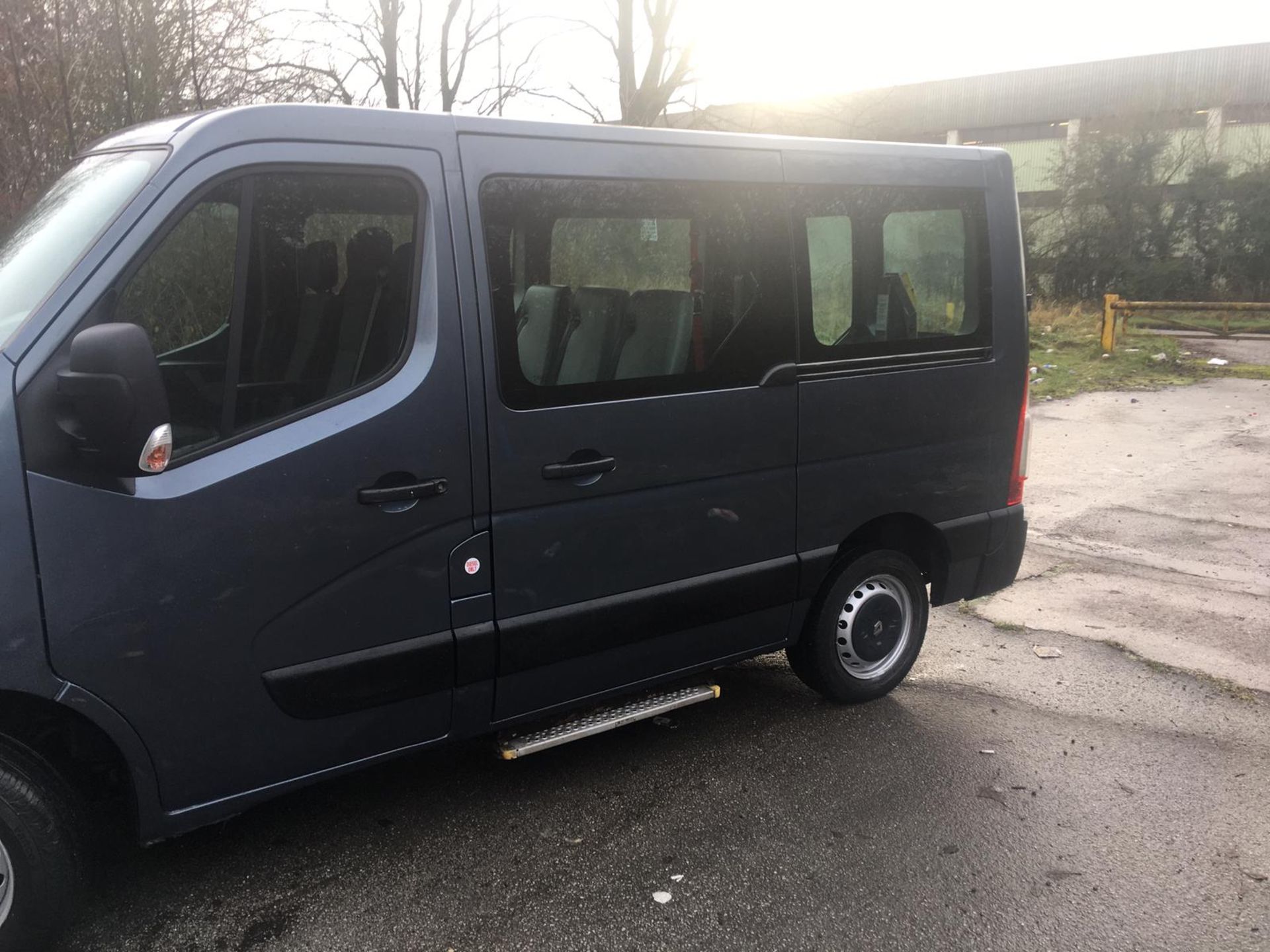 2013/63 REG RENAULT MASTER 2.3 DIESEL DISABLED ACCESS VEHICLE / MINIBUS, SHOWING 2 FORMER KEEPERS - Image 4 of 32