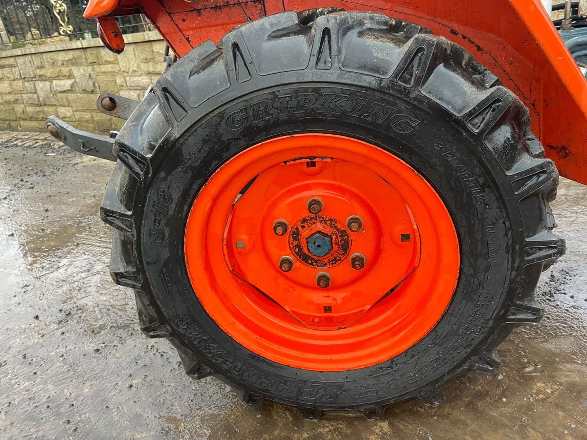 KUBOTA B1550 COMPACT TRACTOR, RUNS AND DRIVES, CLEAN MACHINE, CANOPY, FRONT WEIGHTS *NO VAT* - Image 5 of 12