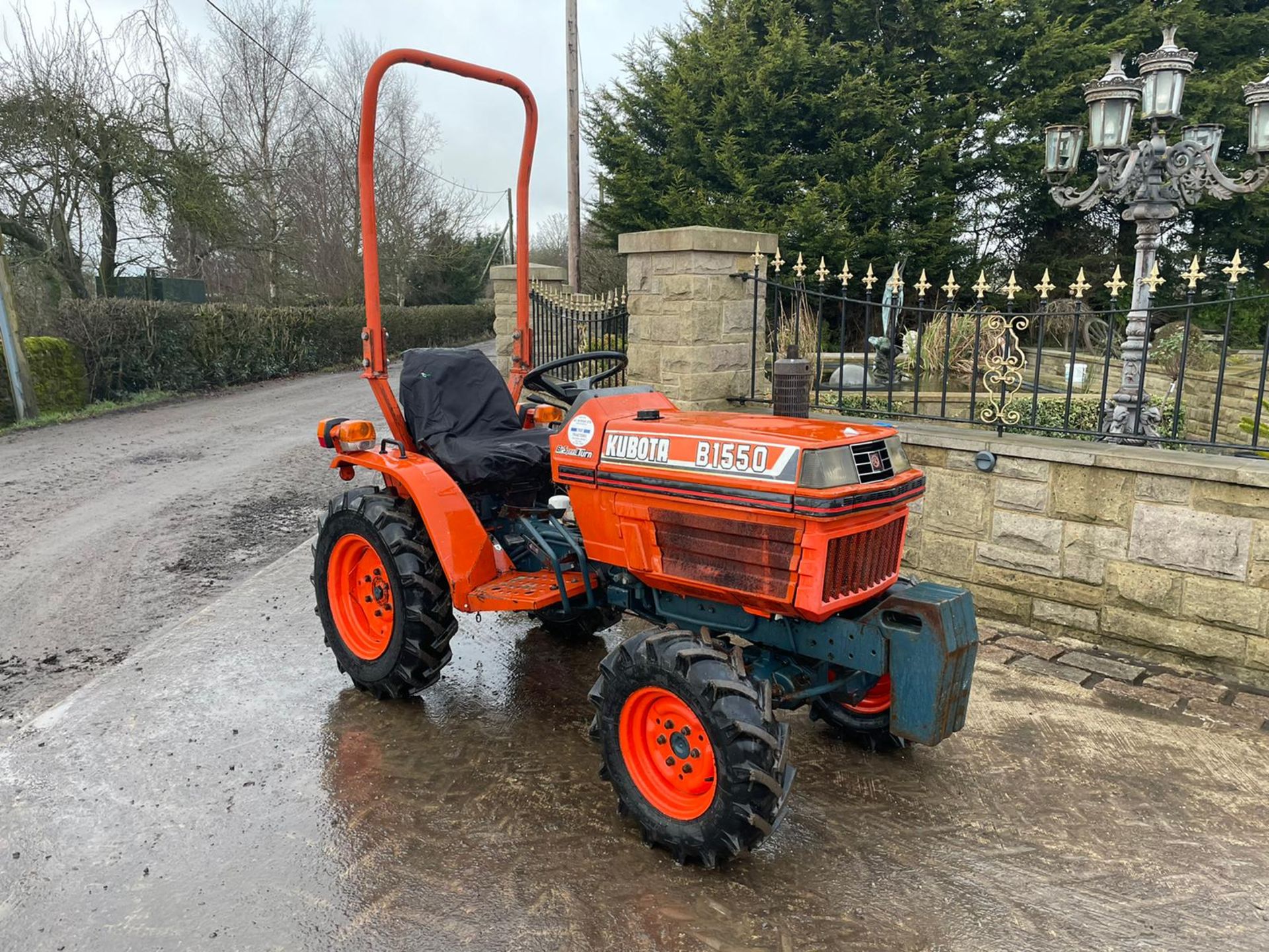 KUBOTA B1550 COMPACT TRACTOR, RUNS AND DRIVES, CLEAN MACHINE, CANOPY, FRONT WEIGHTS *NO VAT* - Image 8 of 12