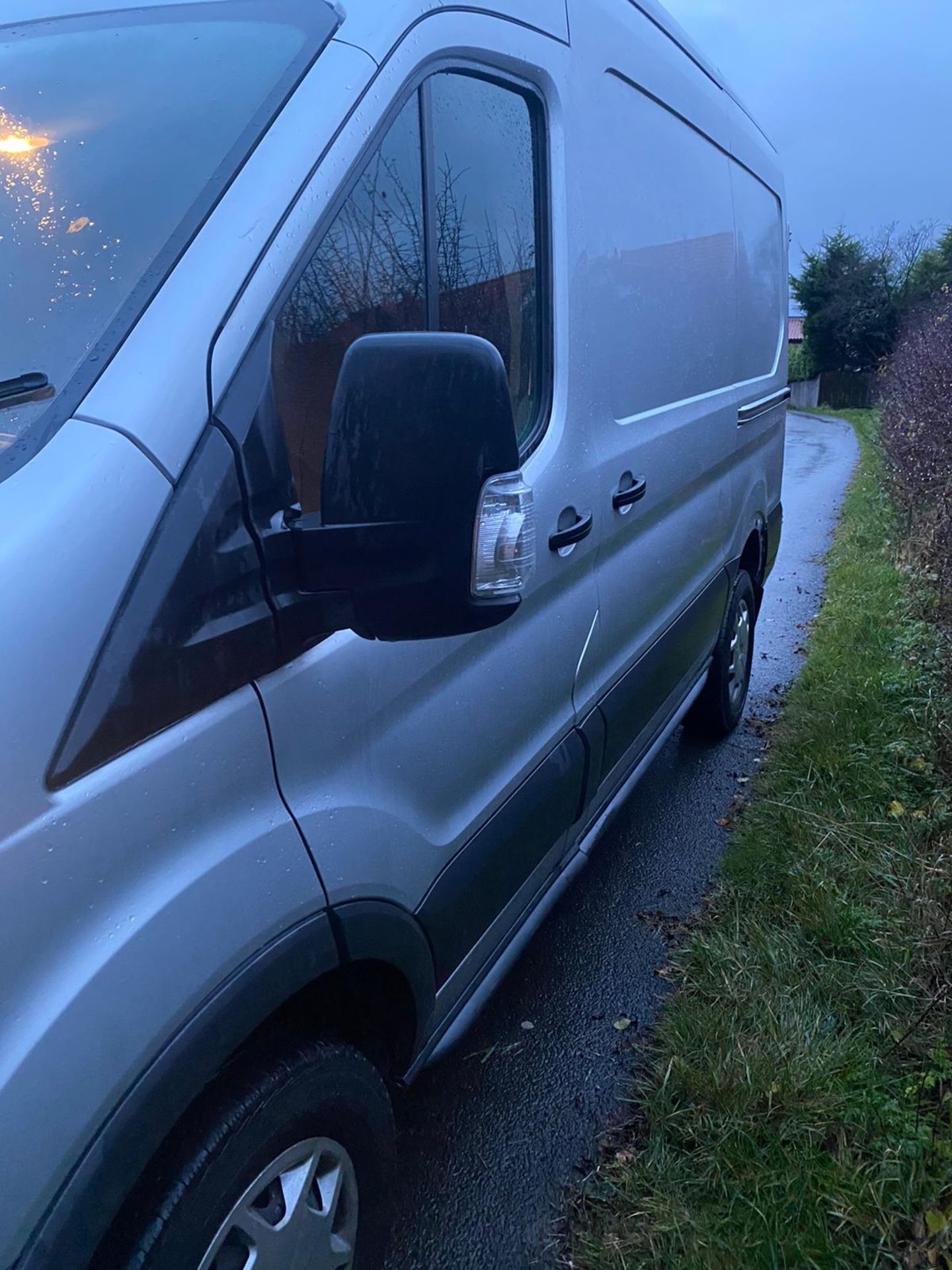 2016/66 REG FORD TRANSIT 350 2.0 DIESEL PANEL VAN SILVER, SHOWING 1 FORMER KEEPER *PLUS VAT* - Image 2 of 6