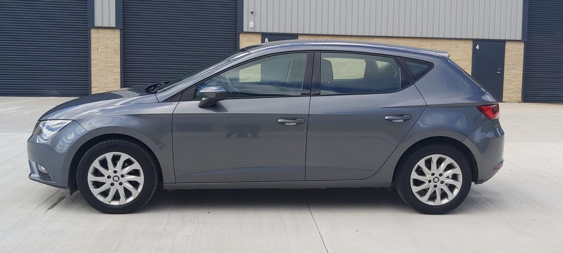 2014/64 REG SEAT LEON SE TECHNOLOGY TDI 1.6 DIESEL GREY 5DR HATCHBACK, SHOWING 0 FORMER KEEPERS - Image 5 of 15