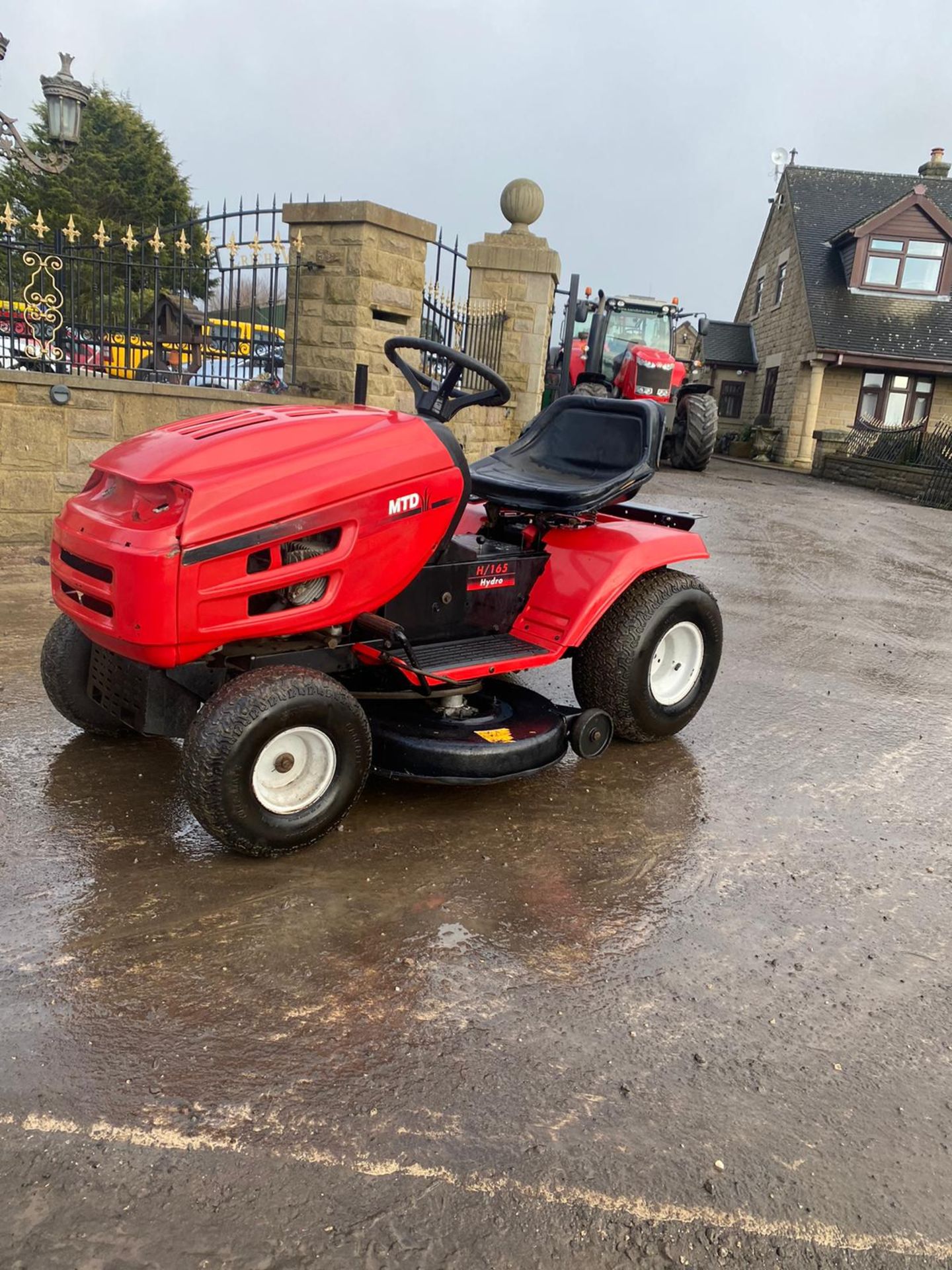 MTD H/165 HYDRO RIDE ON LAWN MOWER, RUNS, DRIVES AND CUTS, CLEAN MACHINE *NO VAT*