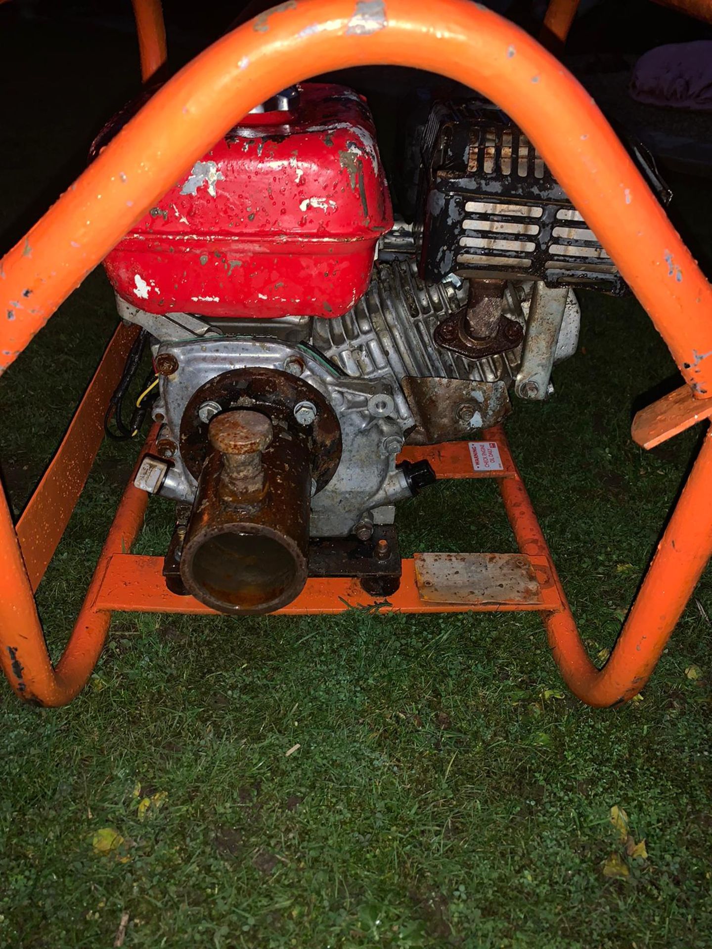 HONDA CONCRETE POKER UNIT , HONDA GX160 ENGINE, EX HIRE COMPANY - CHARLES WILSON (CW HIRE) *NO VAT* - Image 5 of 6