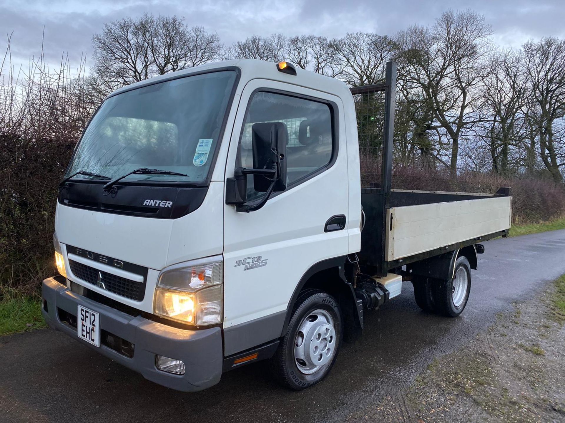 2012/12 REG MITSUBISHI FUSO CANTER 3C13-25 SWB 3.0 DIESEL WHITE TIPPER, SHOWING 0 FORMER KEEPERS - Image 3 of 10