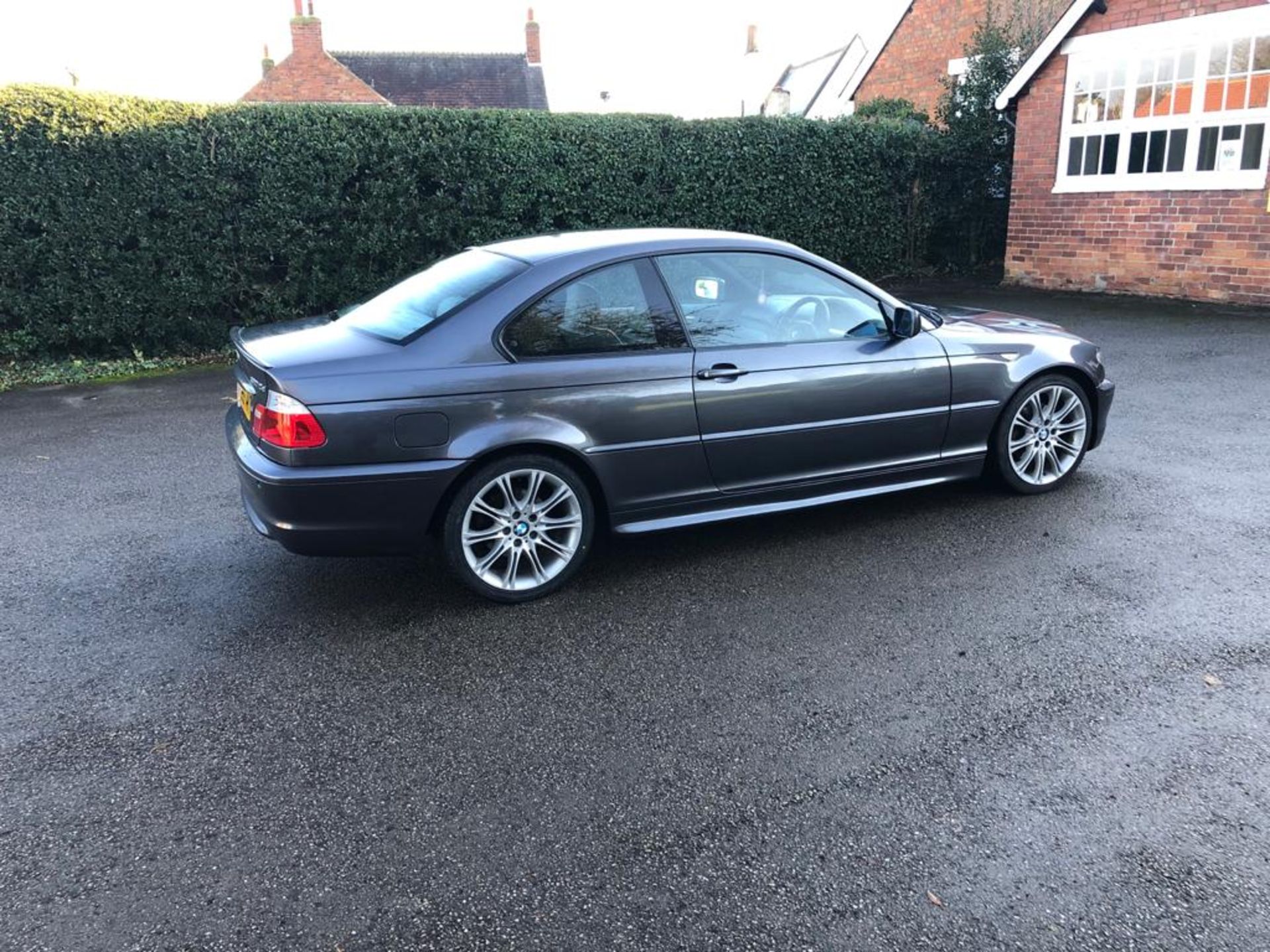 2005/55 REG BMW 320 CD SPORT 2.0 DIESEL GREY COUPE, SHOWING 5 FORMER KEEPERS *NO VAT* - Image 2 of 9