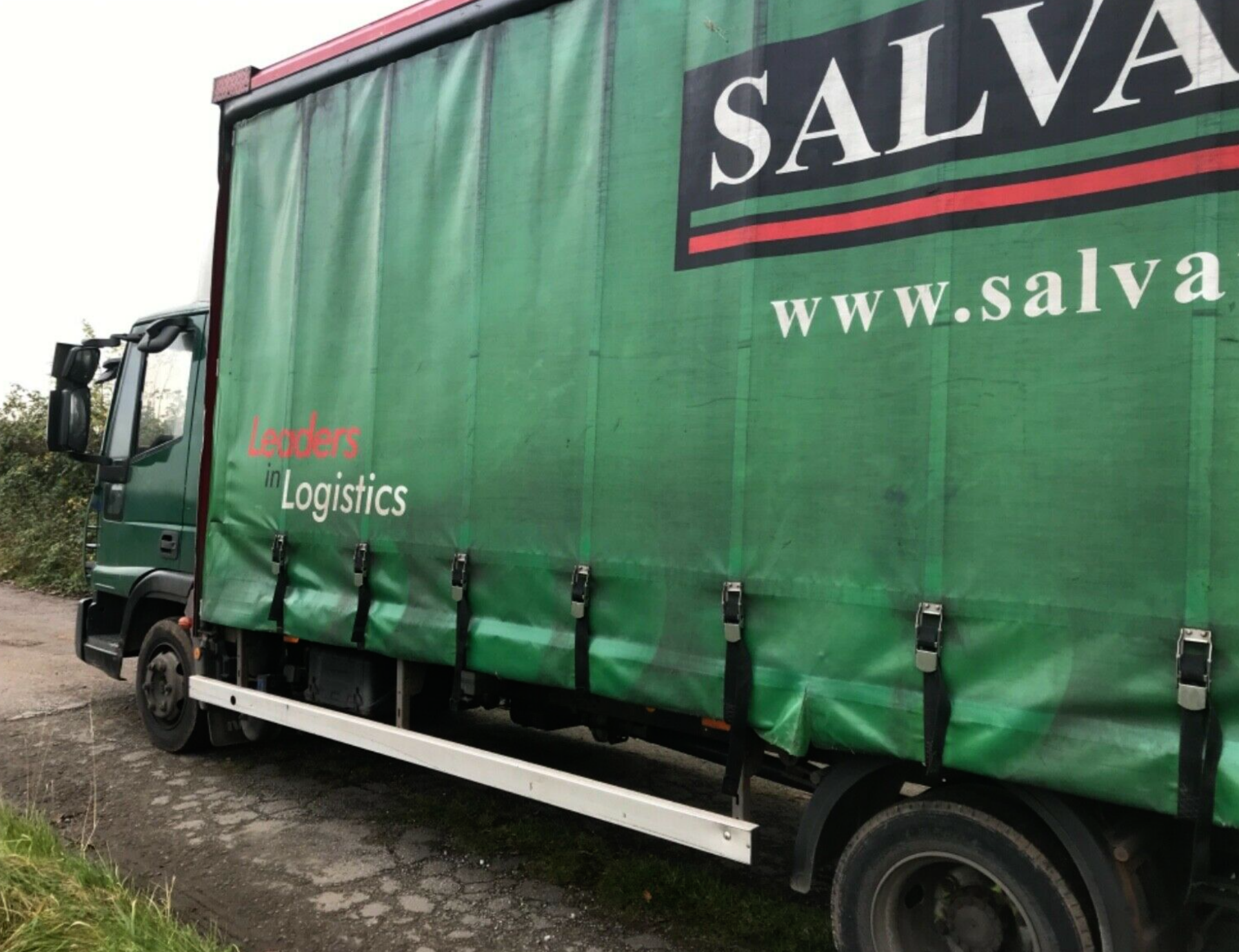 2010 Iveco 75E16 7.5Ton curtainsider with tuck under tail lift with 20ft body and barn doors. - Image 8 of 10