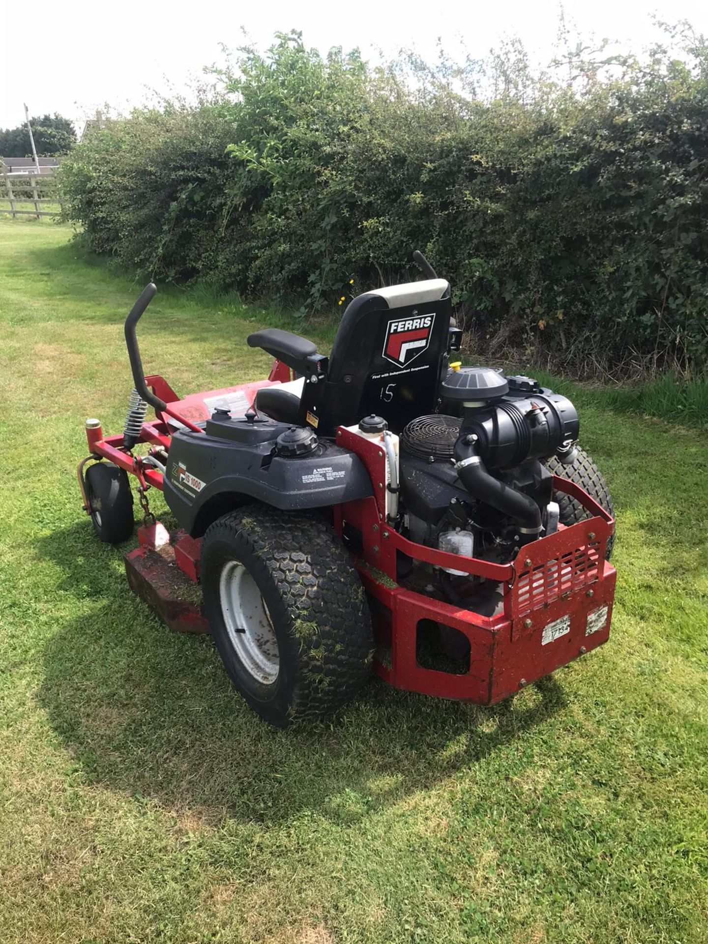 FERRIS IS1000 RIDE ON ZERO TURN LAWN MOWER, 778 HOURS, RUNS, DRIVES AND CUTS, CLEAN MACHINE - Image 3 of 5