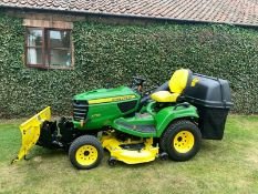 JOHN DEERE X758 ONLY 423 HOURS, EXCELLENT CONDITION, 4WD, C/W COLLECTOR & HYDRAULIC SNOW PLOUGH
