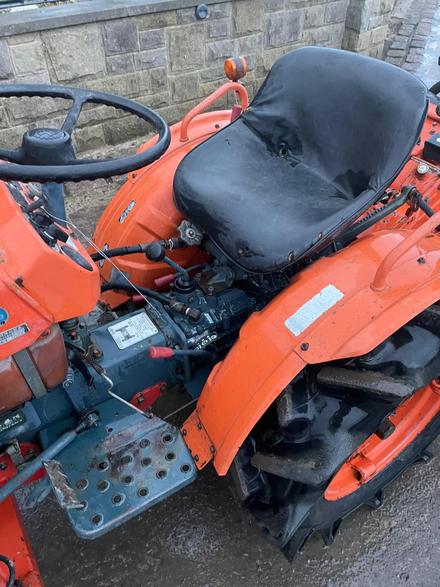 KUBOTA / ZEN NOH 7001 COMACT TRACTOR WITH FRONT LOADER, RUNS, DRIVES LIFTS AND WORKS *PLUS VAT* - Image 10 of 13