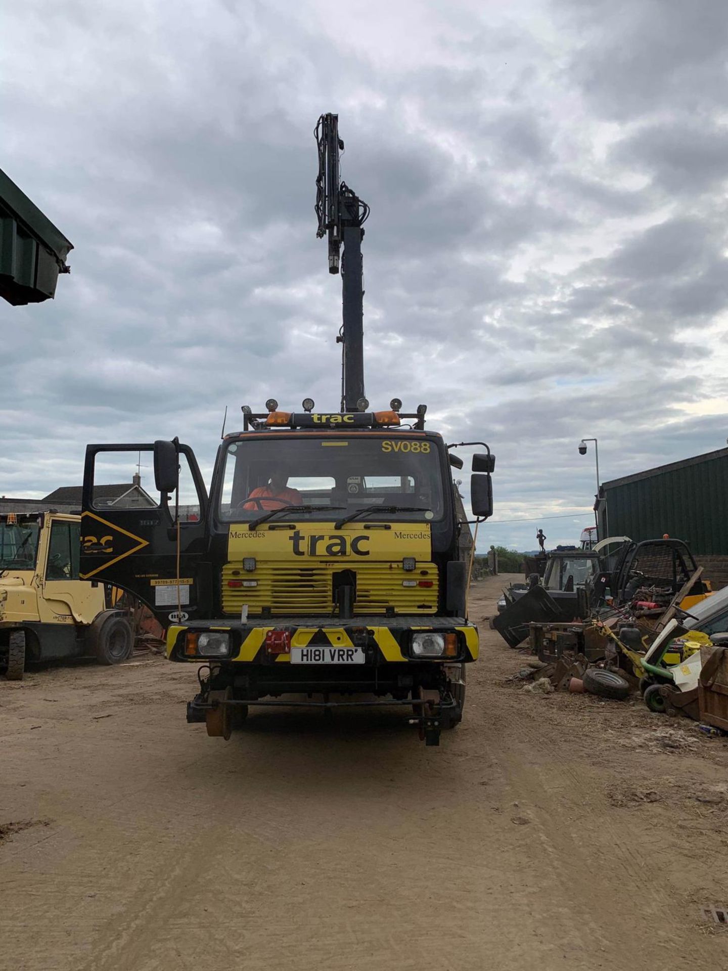 1991/H REG MERCEDES-BENZ CVS 1617AK CREW CAB YELLOW/BLACK 6.0L DIESEL CRANE / FLATBED LORRY - Image 6 of 11