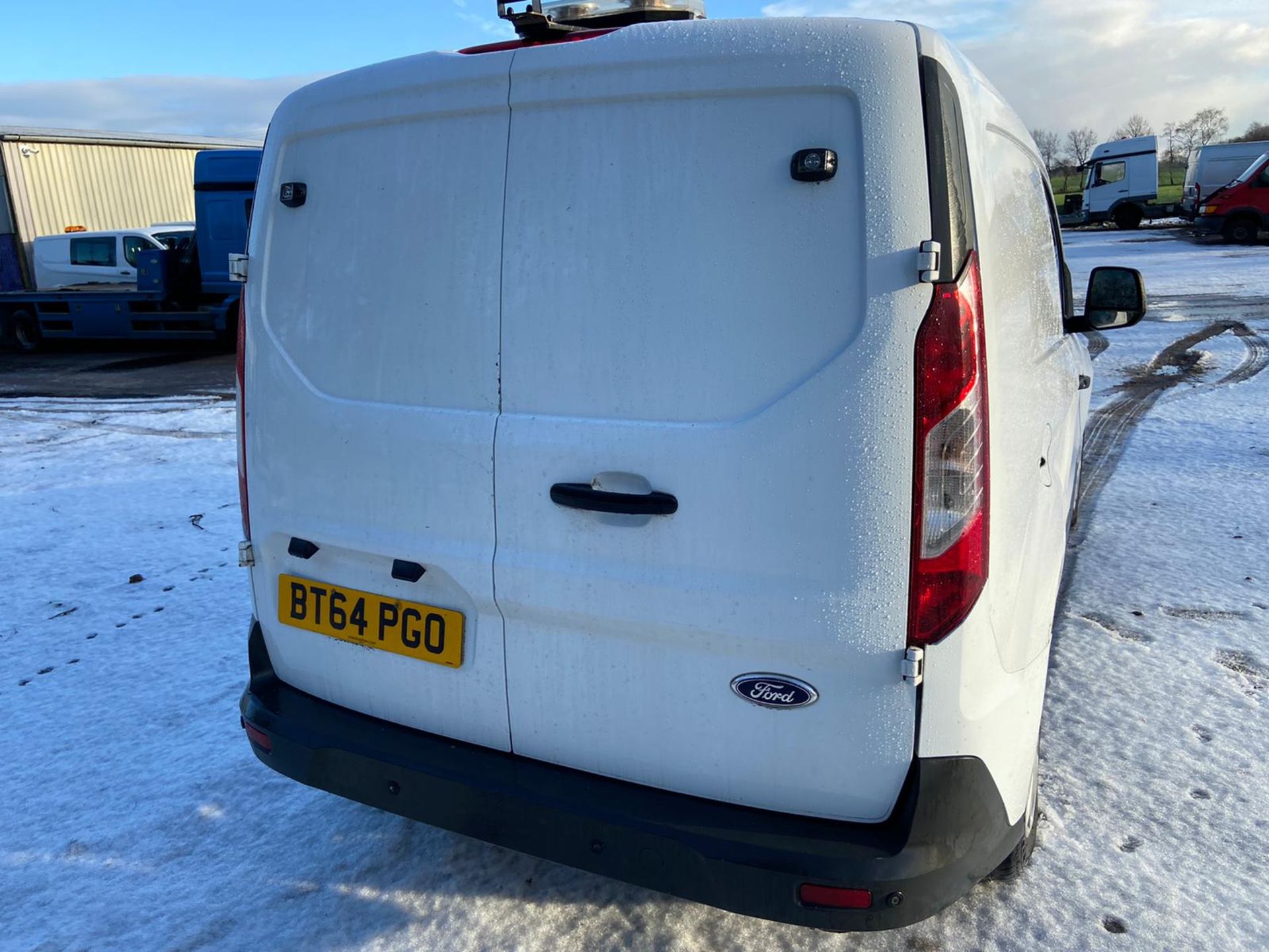 2015/64 REG FORD TRANSIT CONNECT 200 ECONETIC 1.6 DIESEL WHITE PANEL VAN, SHOWING 0 FORMER KEEPERS - Image 6 of 10